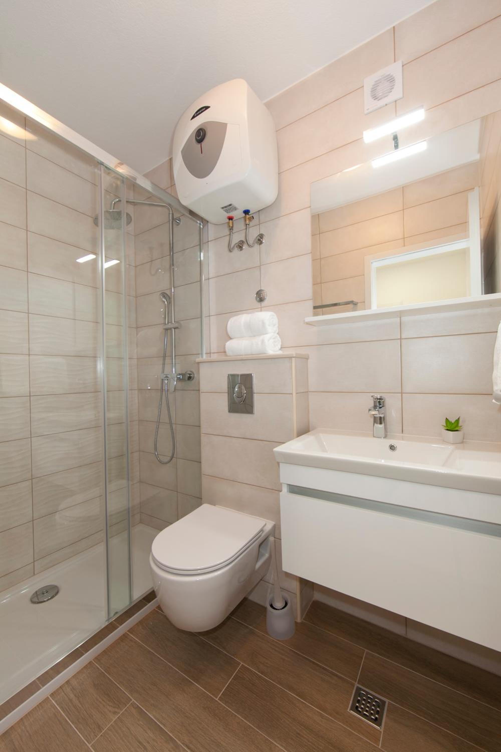 One-Bedroom Apartment photo 2