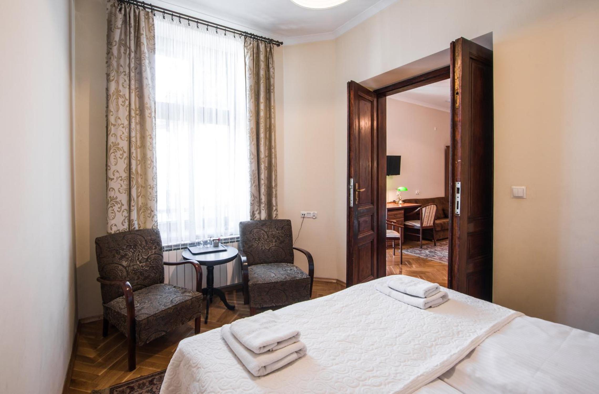 Quadruple Room - Photo 9