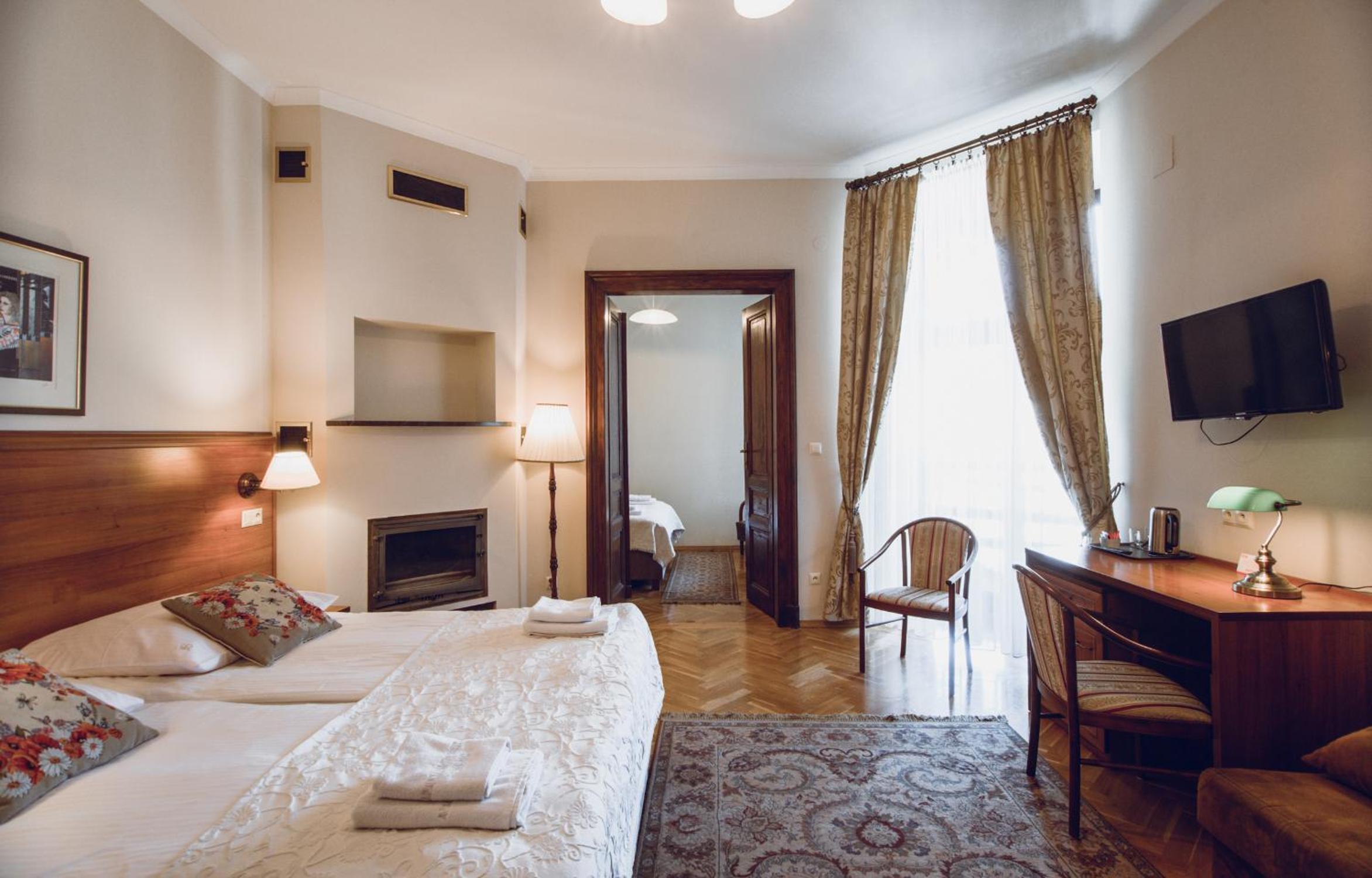 Quadruple Room - Photo 1