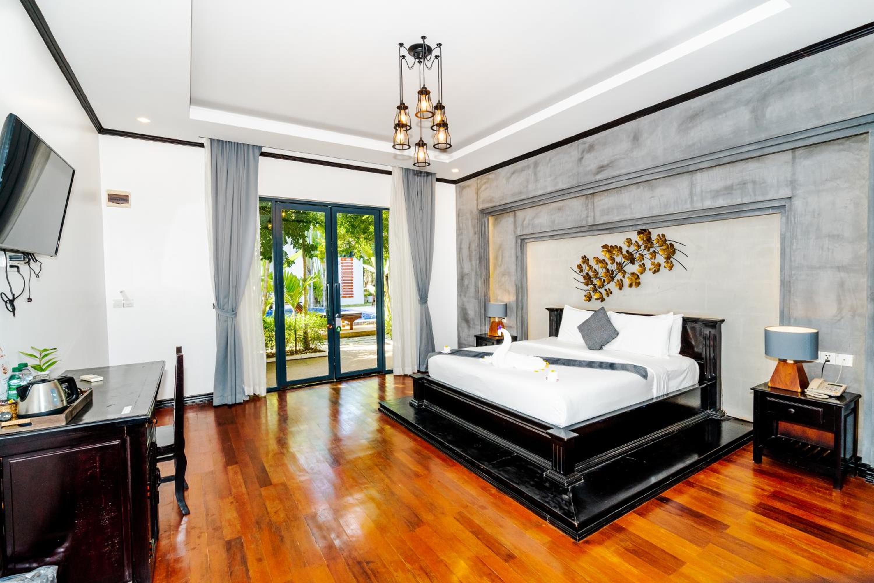 King Suite - Photo 1