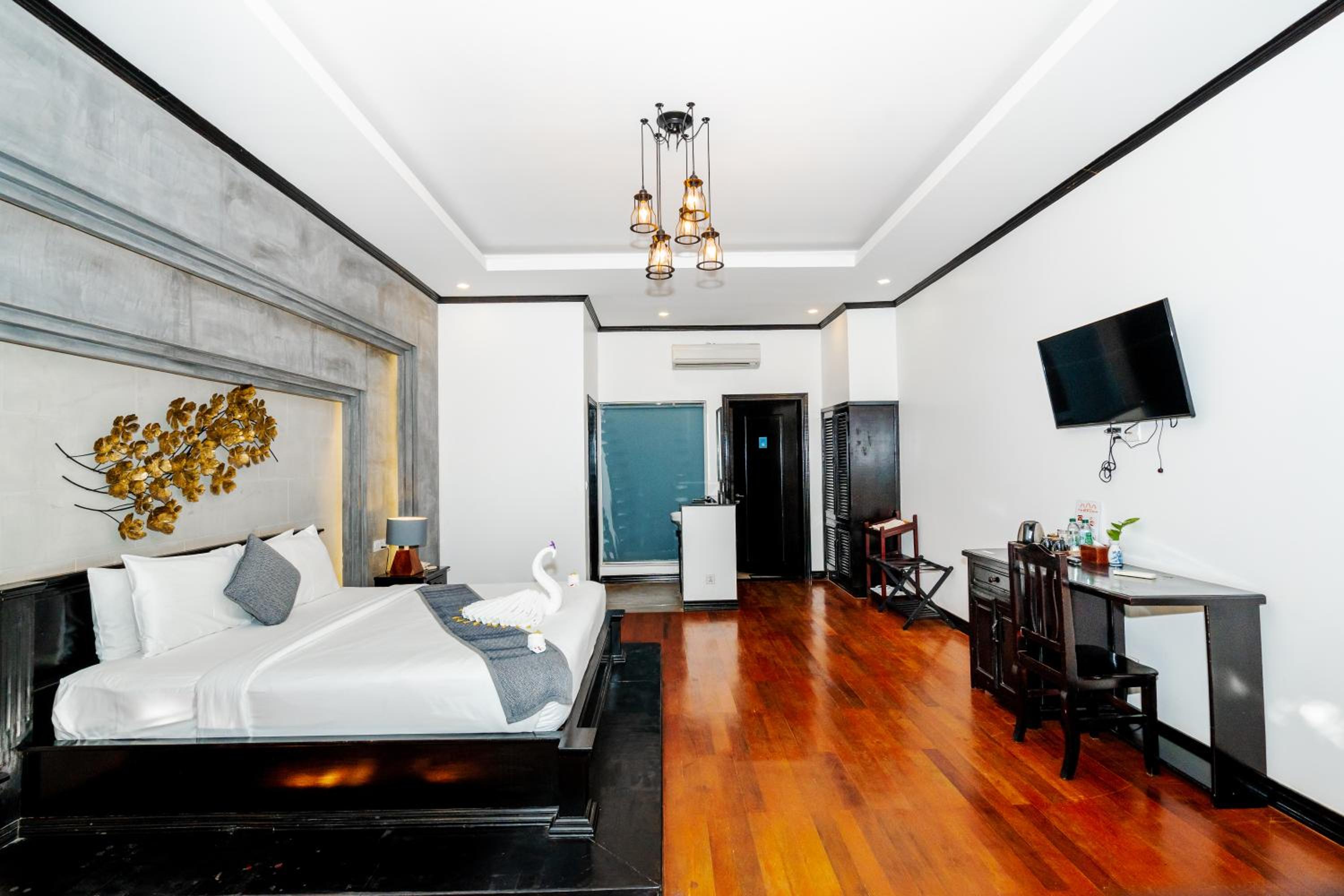 King Suite - Photo 5