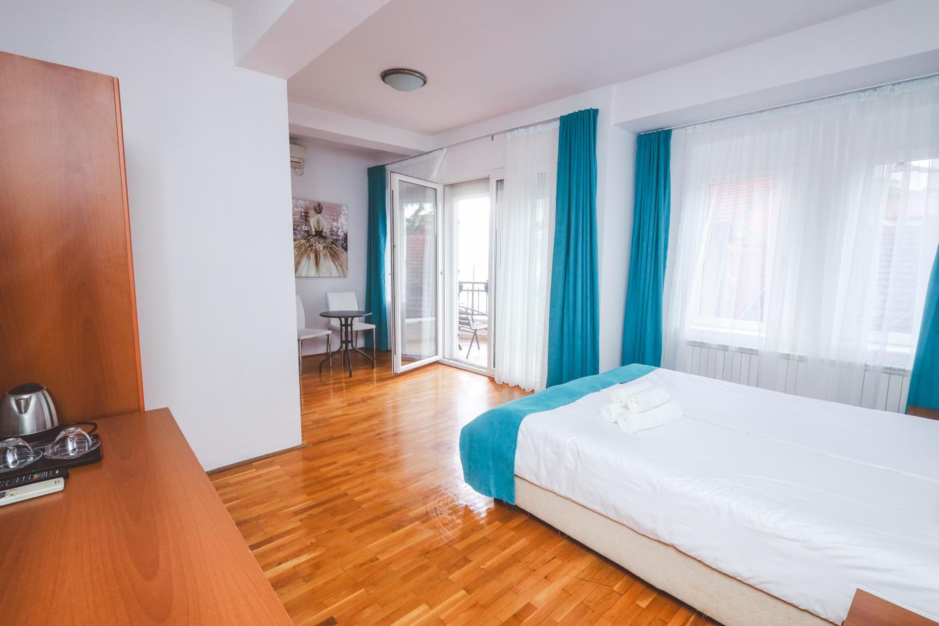 Double Room with Lake View