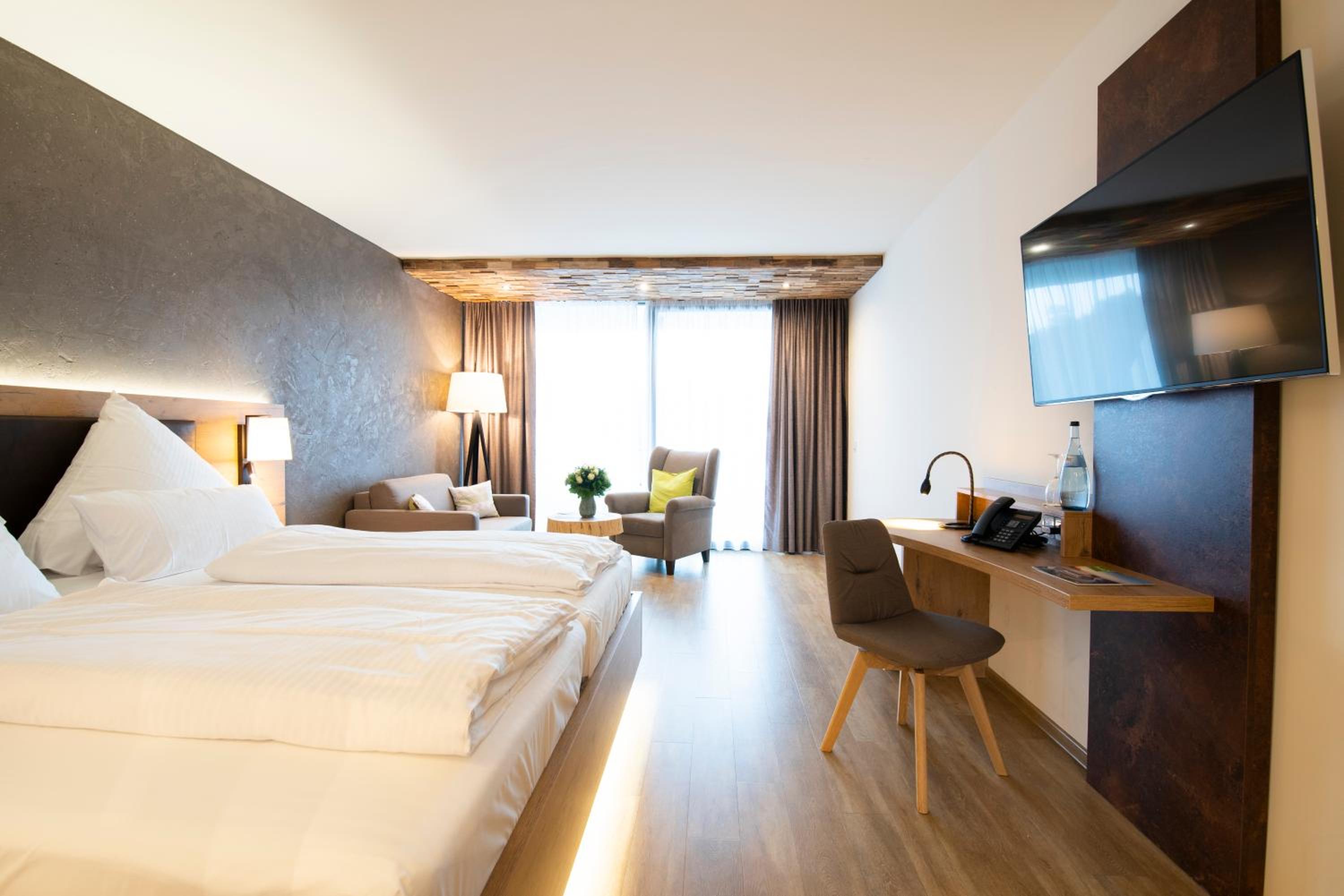 Double Room with Lake View photo 2