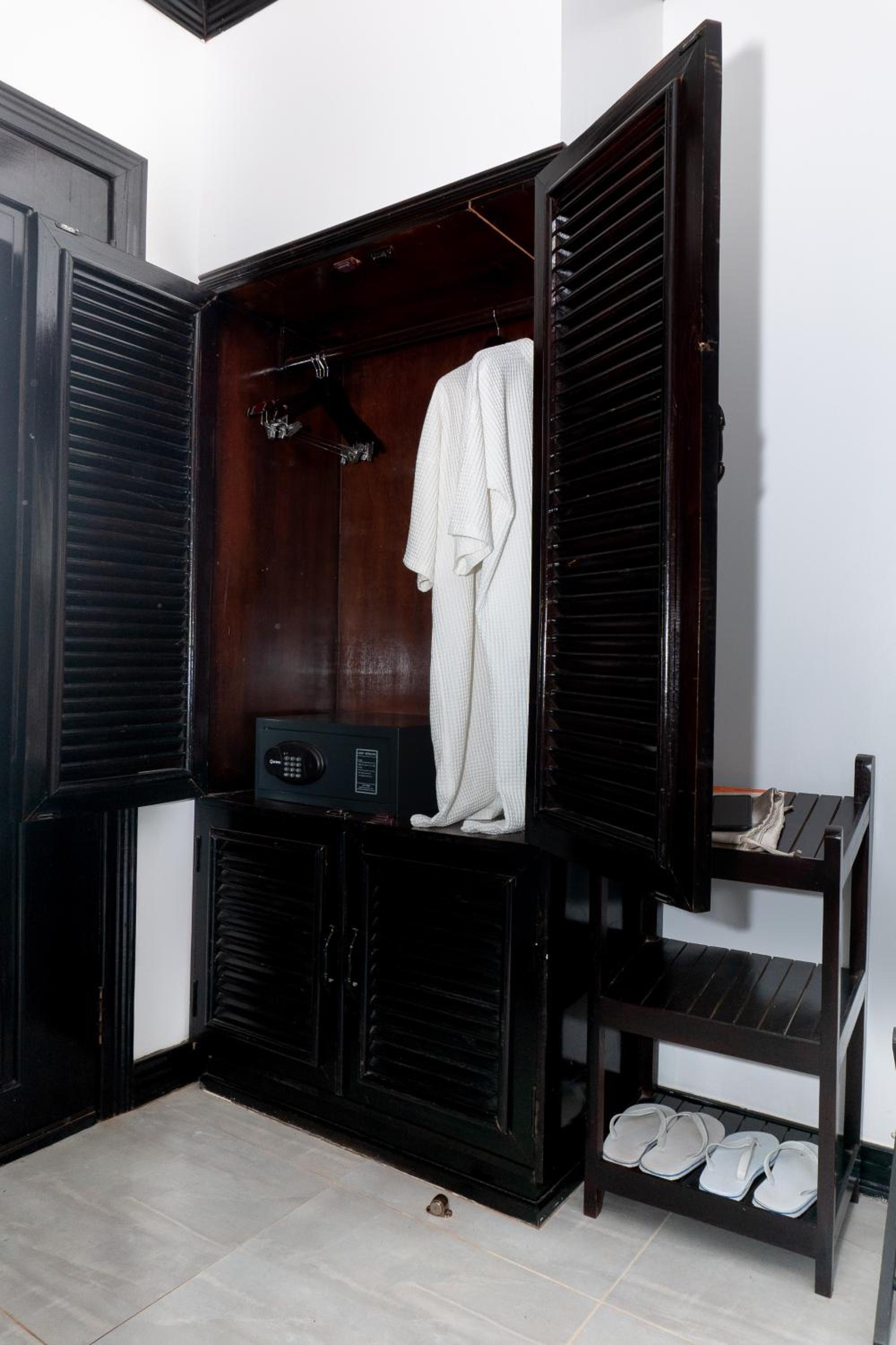 King Suite - Photo 6