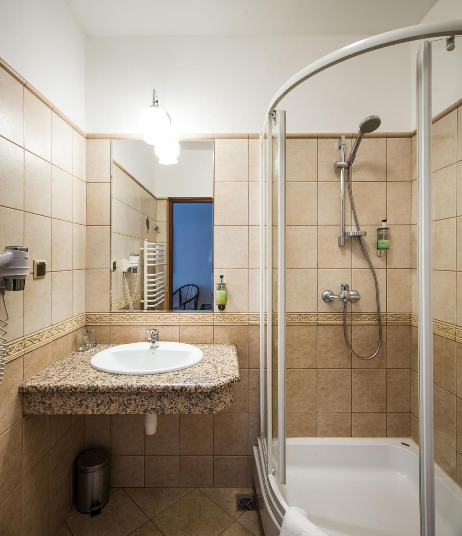 Double Room - Photo 3