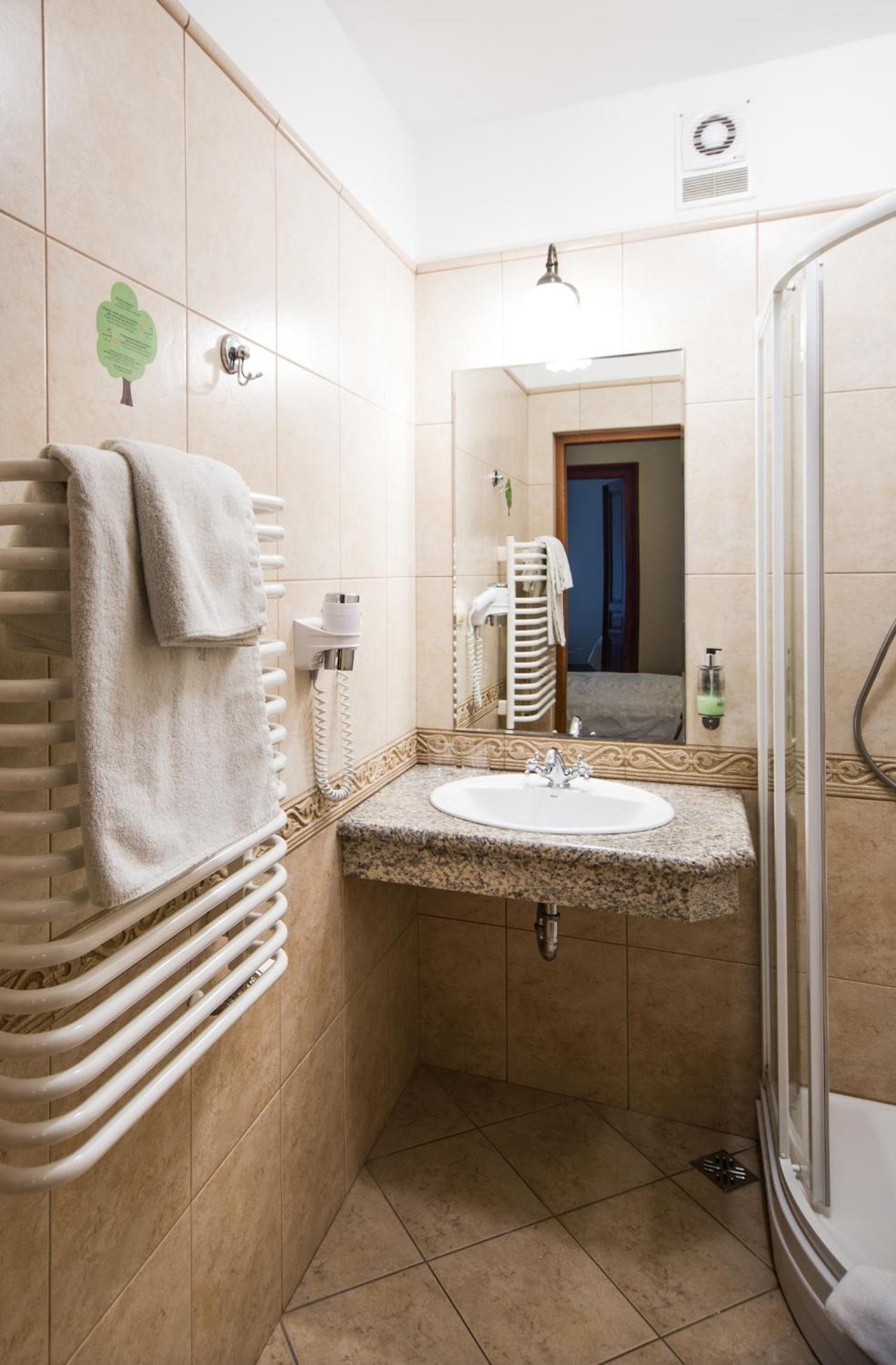 Double Room - Photo 4