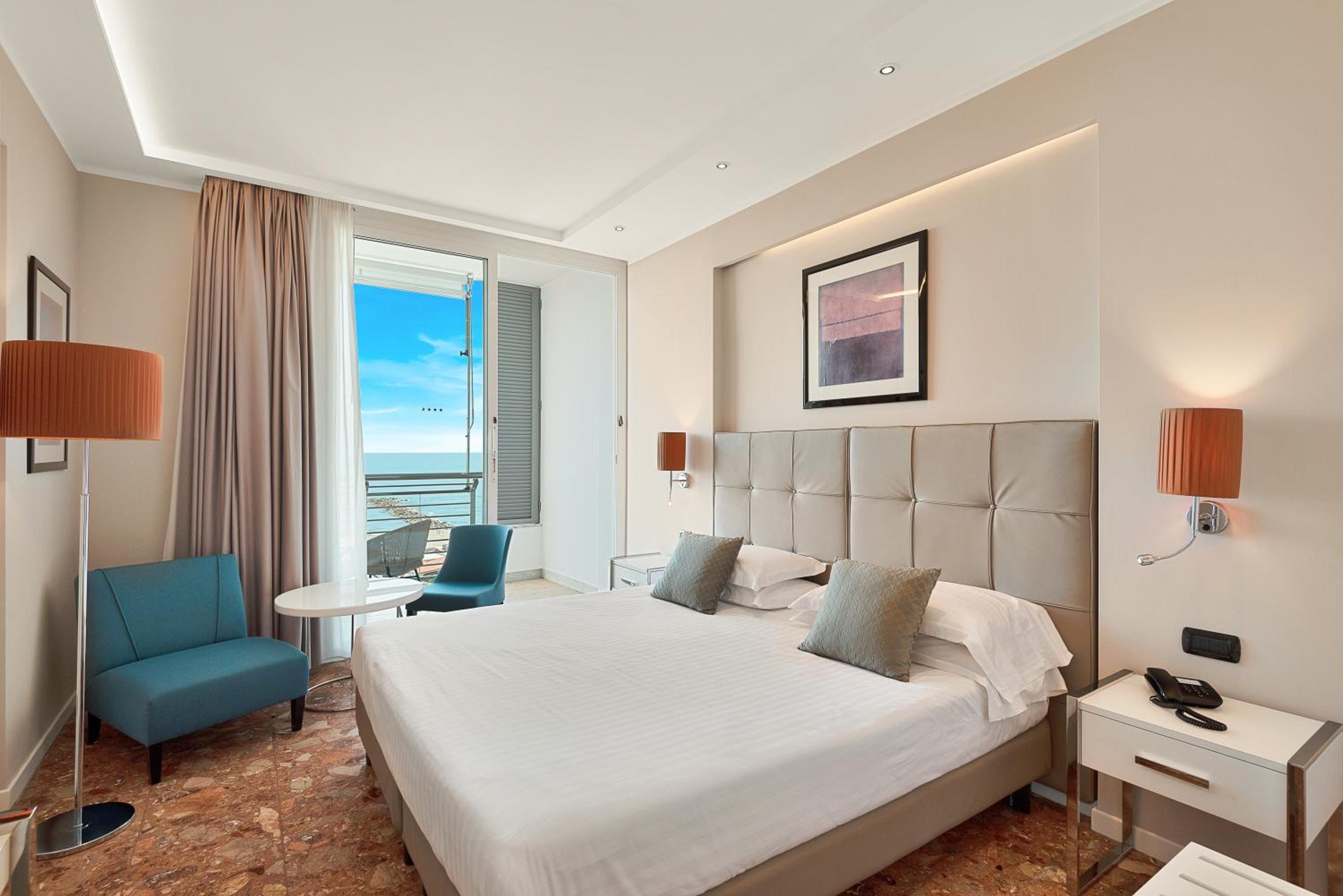 Superior Double Room with Balcony - Photo 1