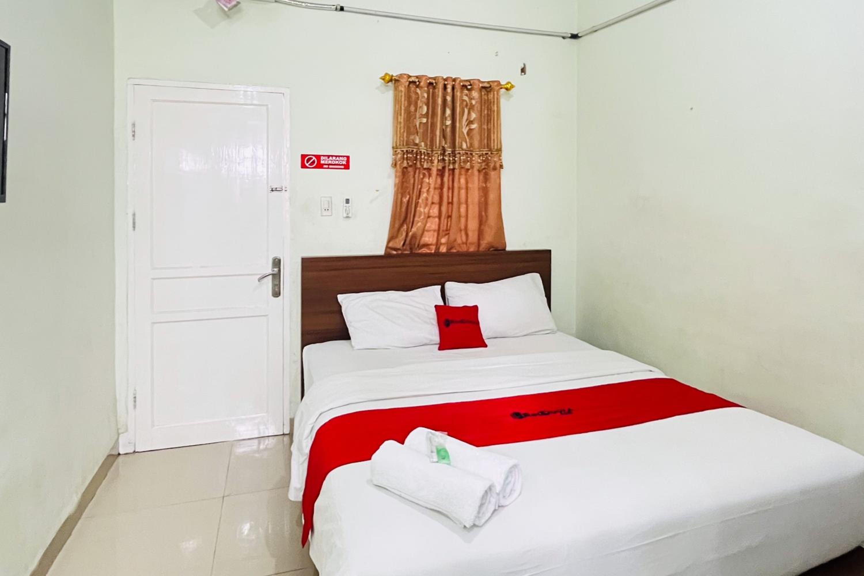 Standard Double Room - Photo 7
