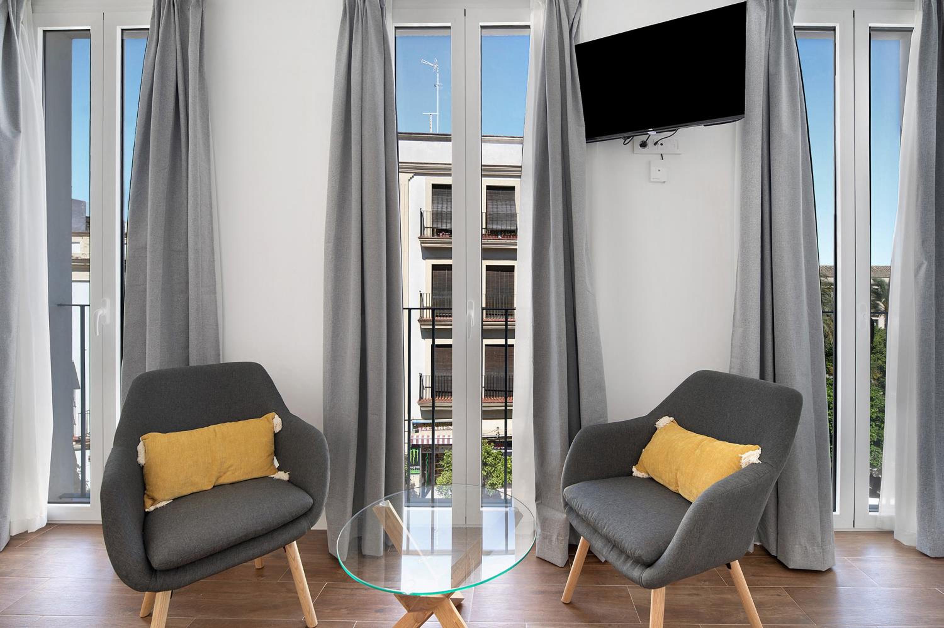 Studio with Balcony photo 3