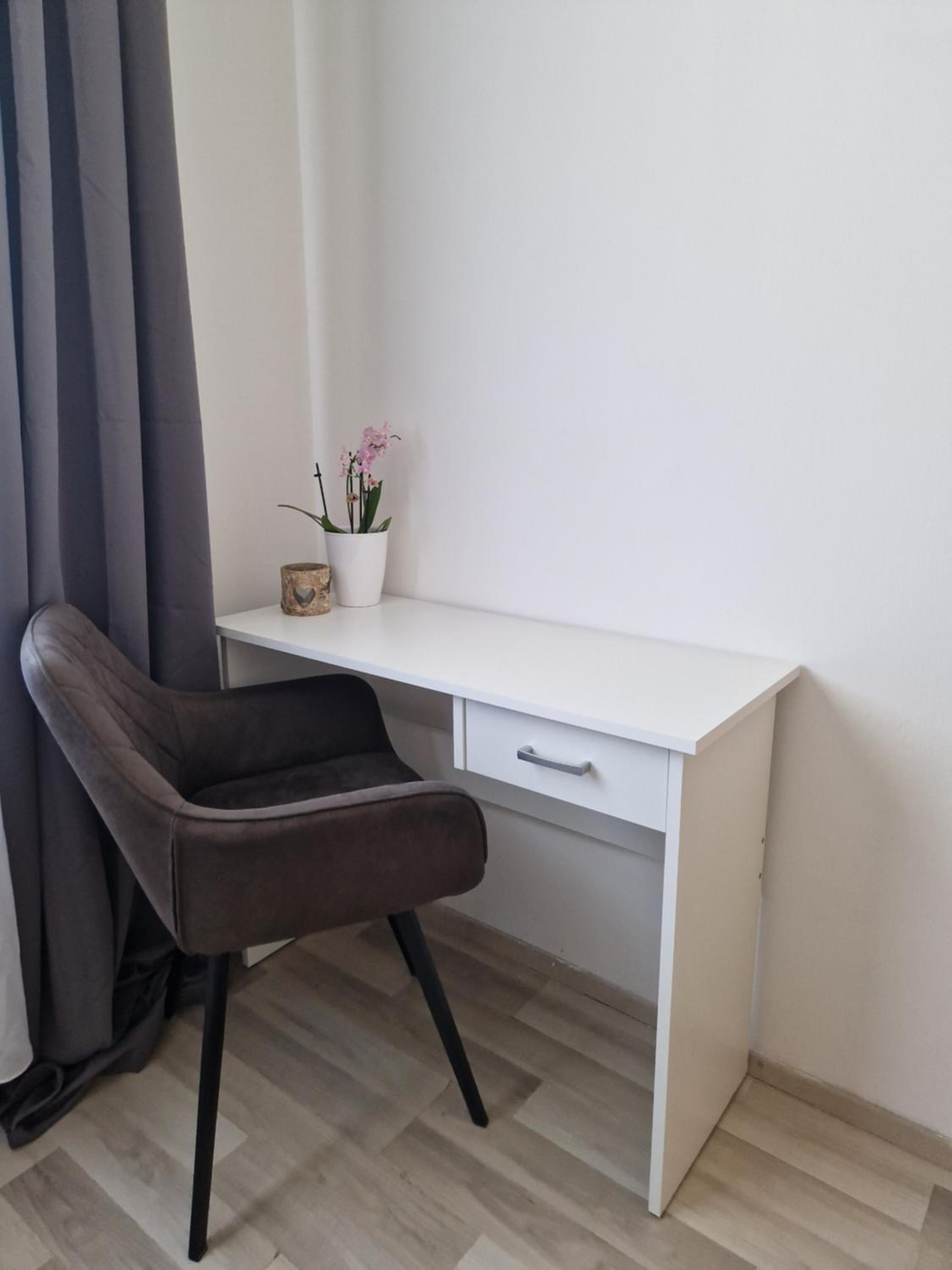 Two-Bedroom Apartment - Photo 9