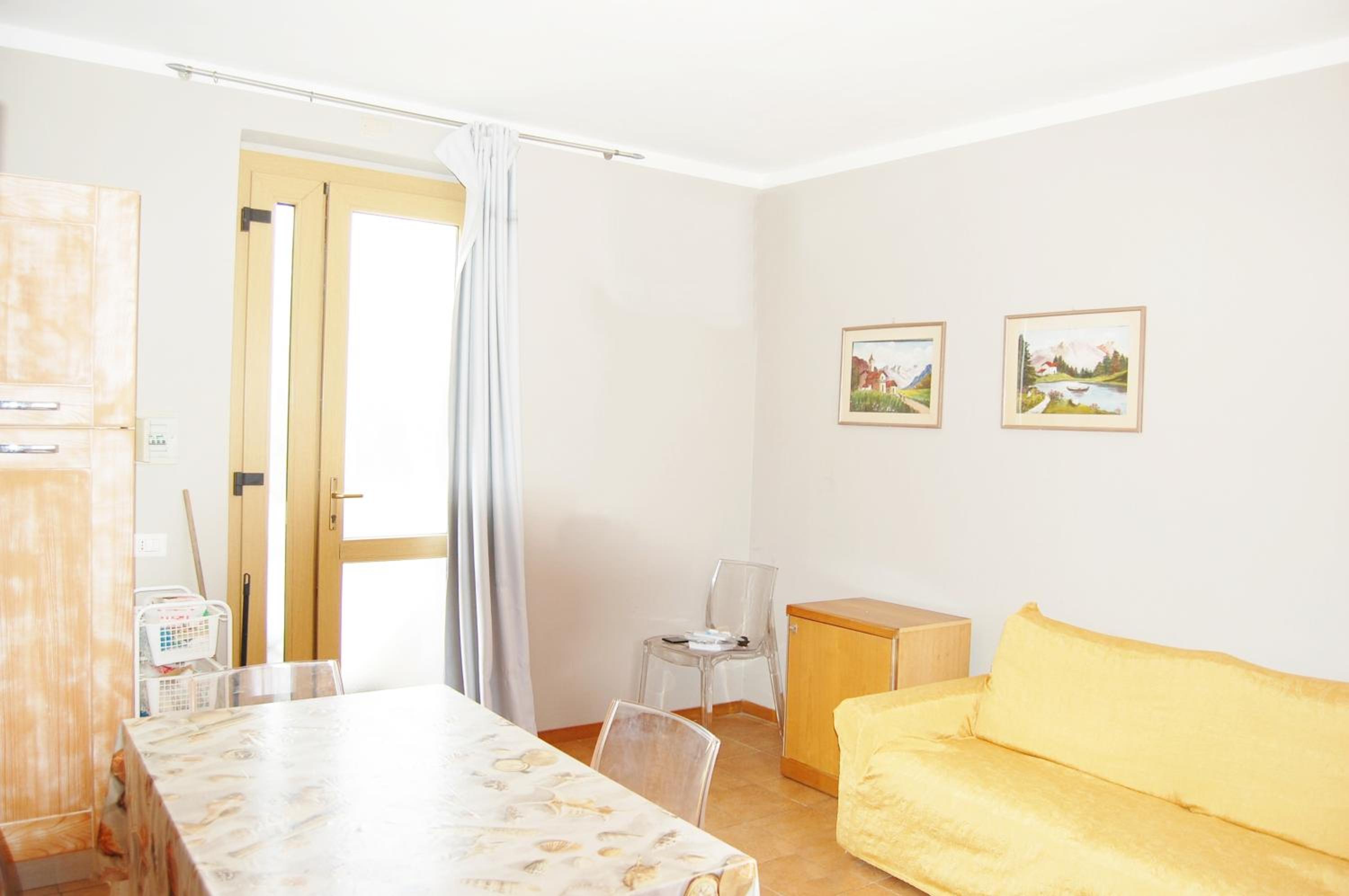 One-Bedroom Apartment photo 3