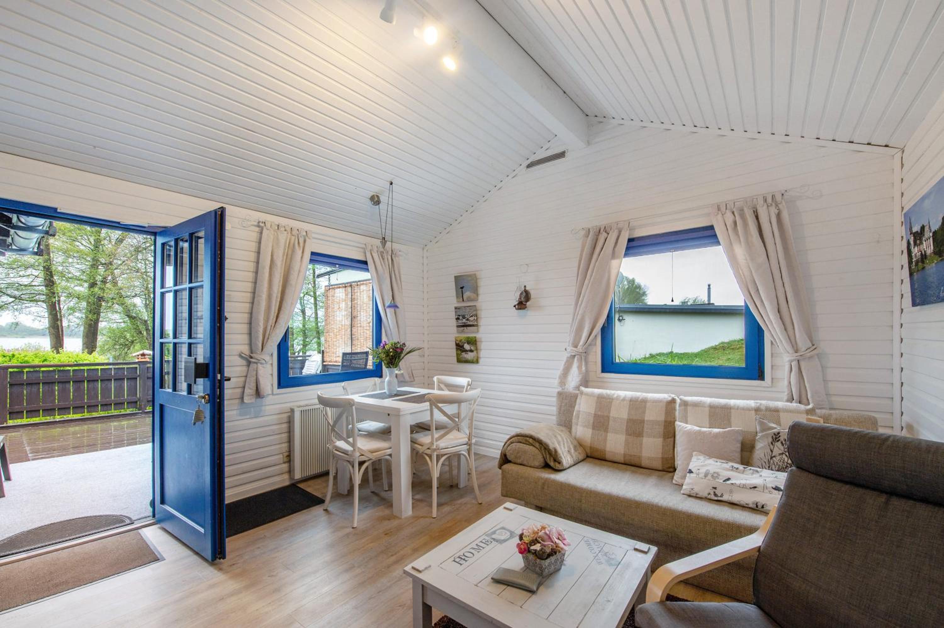 One-Bedroom House photo 1