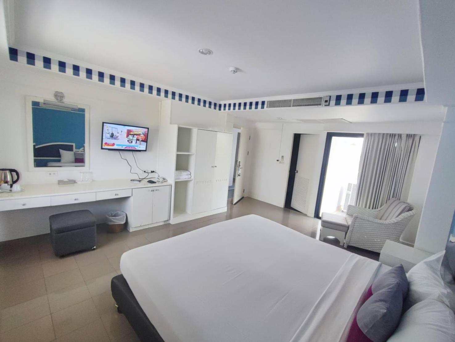 Superior Double Room - Corner  photo 3