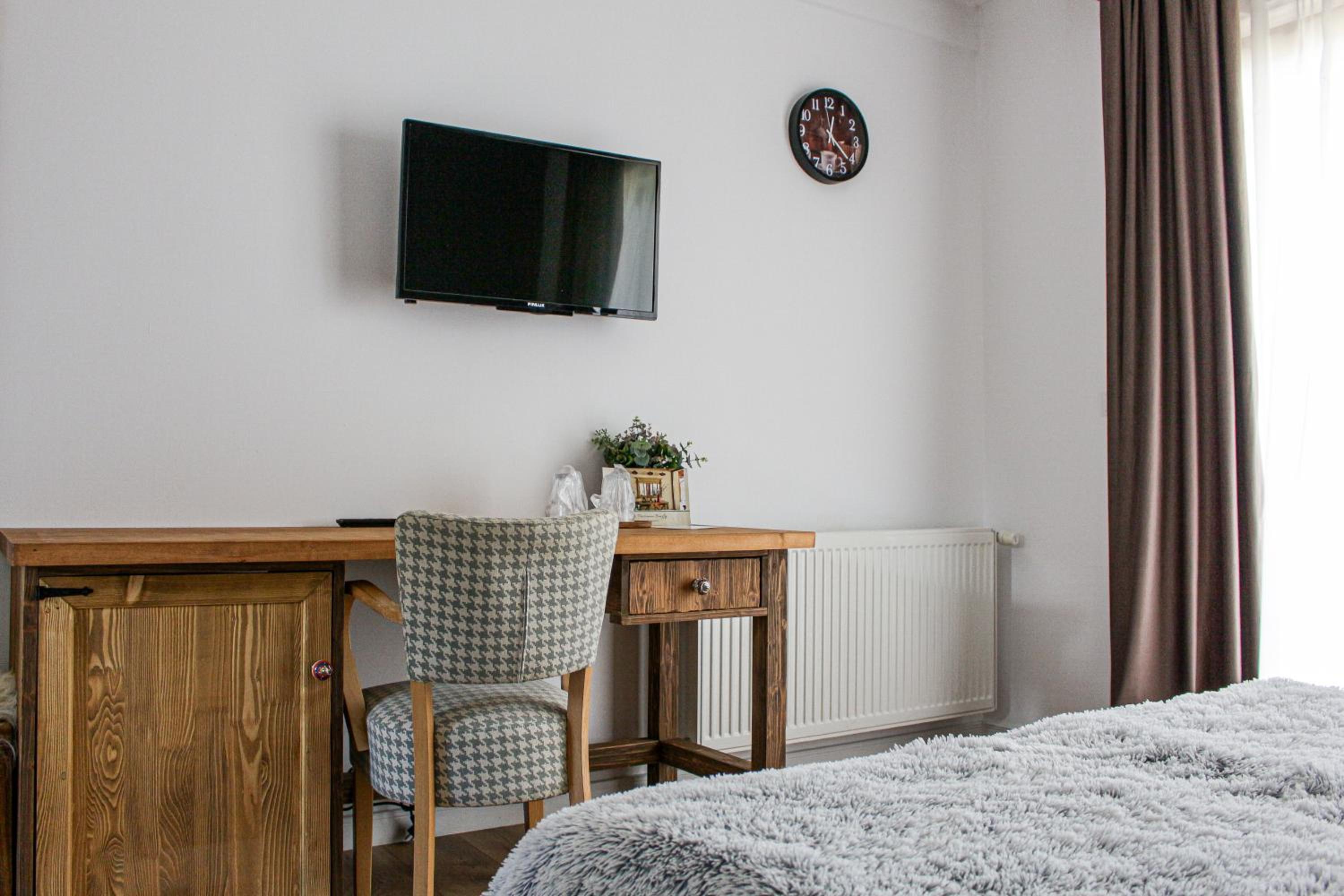 Double and Twin Room - Disability Access photo 2