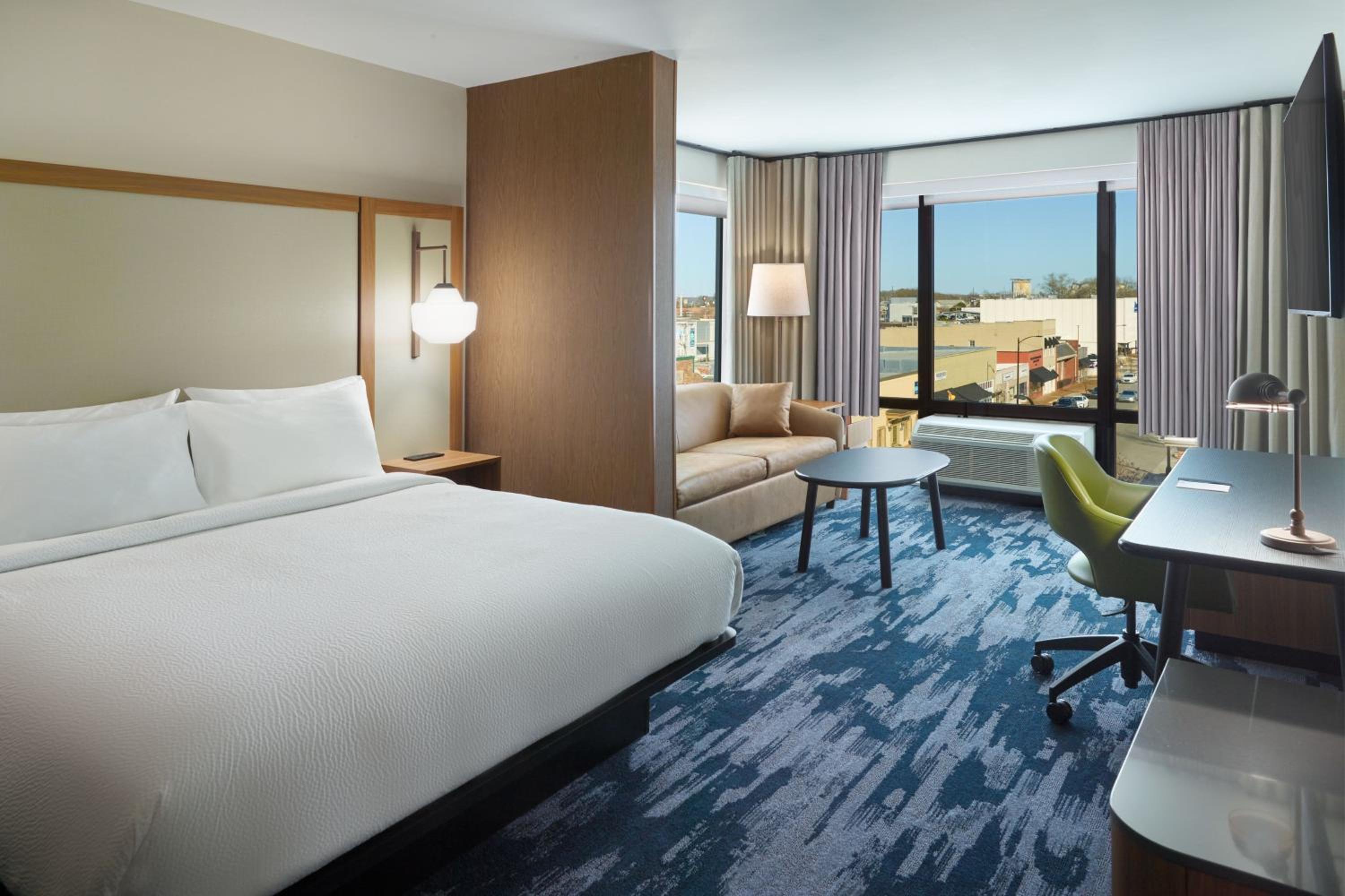 Larger King Room with City View and Sofa Bed - Hearing Accessible