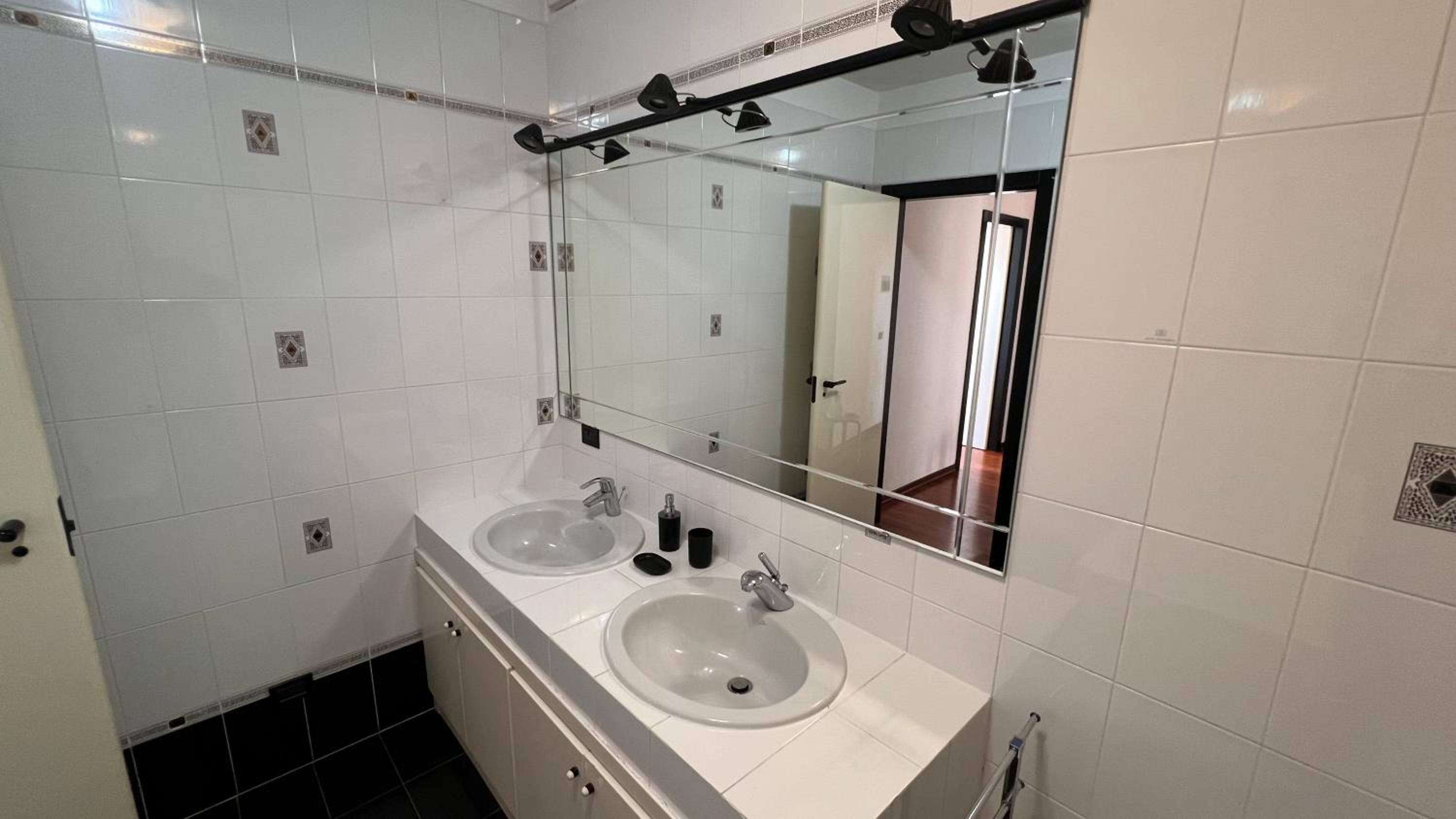 Two-Bedroom Apartment with Terrace and Sea View photo 3