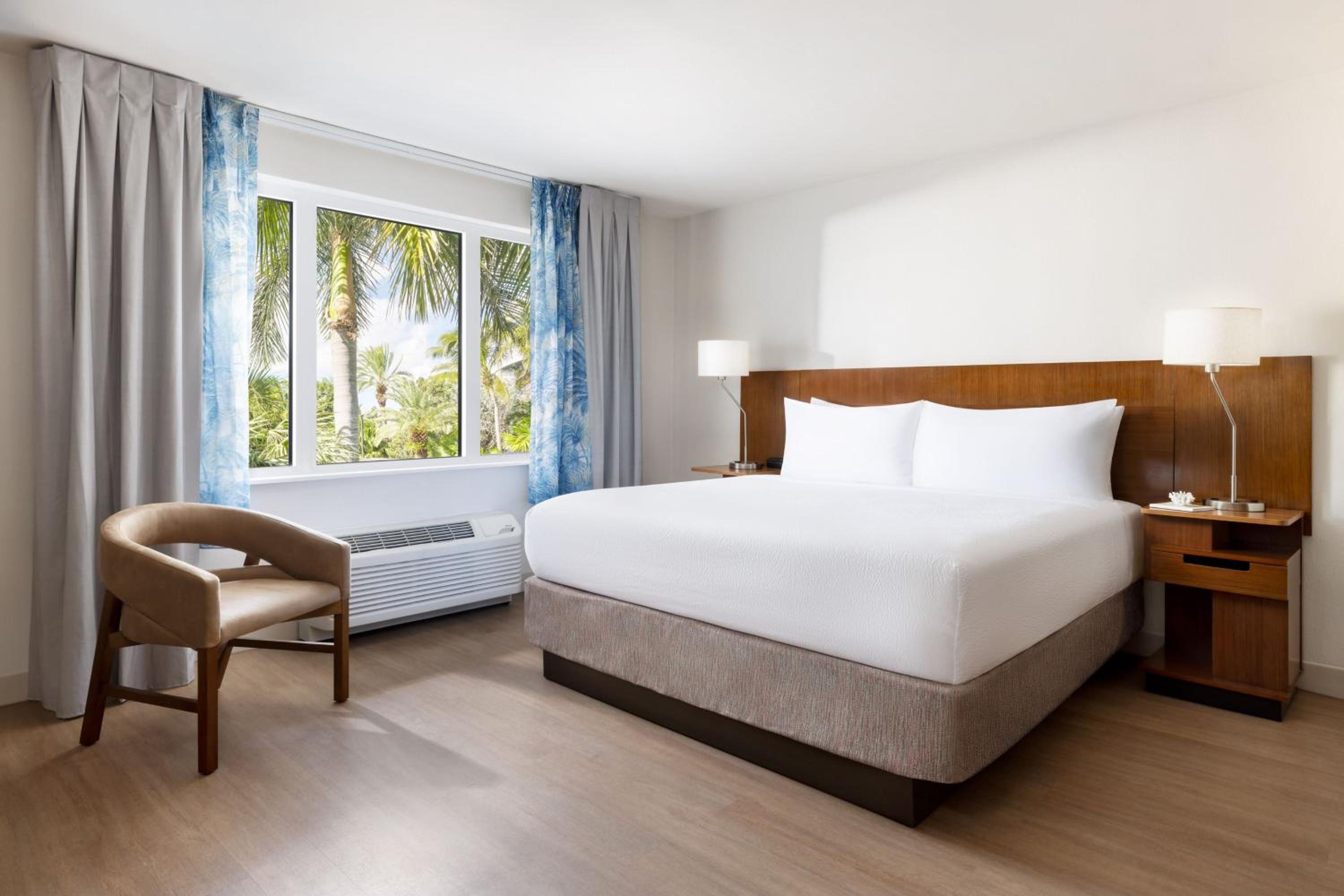 King Room with Garden View - Mobility Accessible with Roll-In Shower