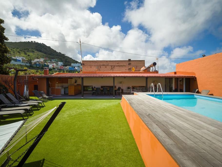 Villa photo 2