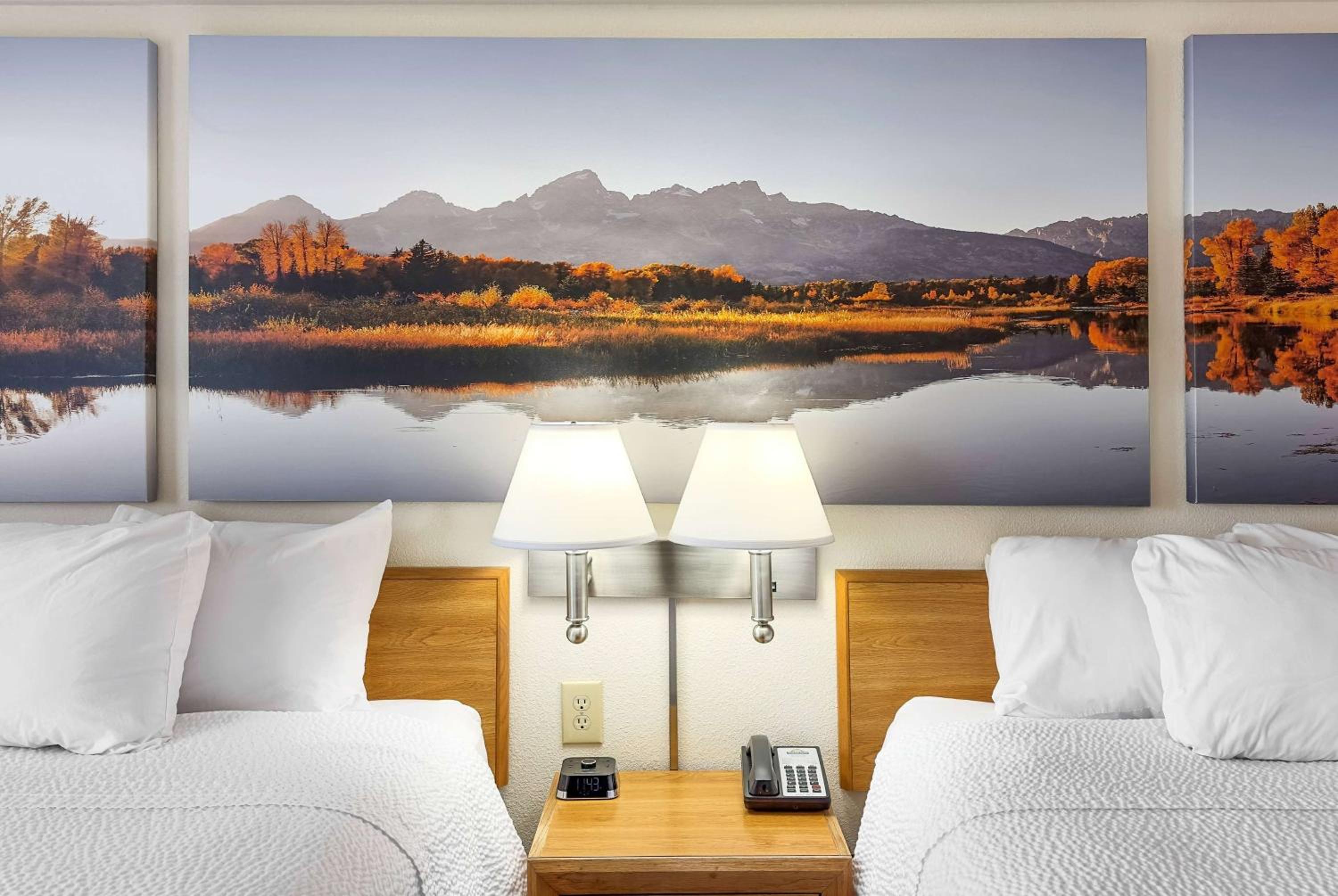 Deluxe Queen Room with Two Queen Beds - Non-Smoking - Photo 1