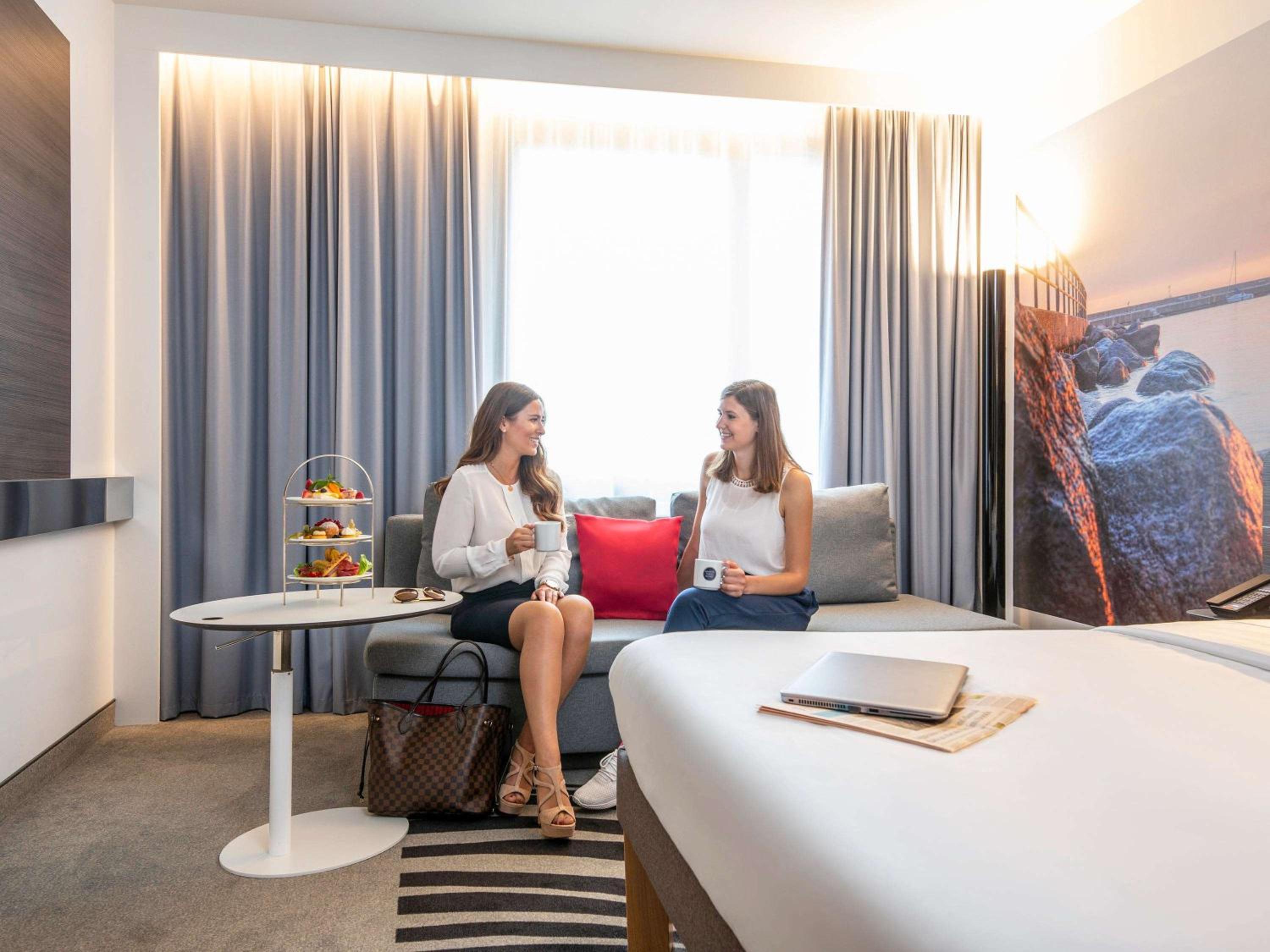 Standard Double Room with Sofa Bed thumbnail 5