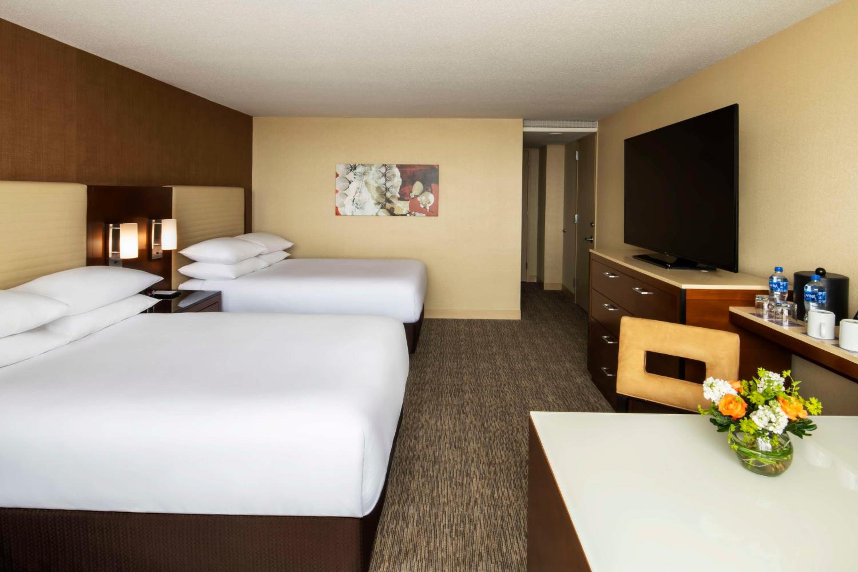 Double Room with Two Double Beds and Accessible Shower - Disability Access - Photo 12