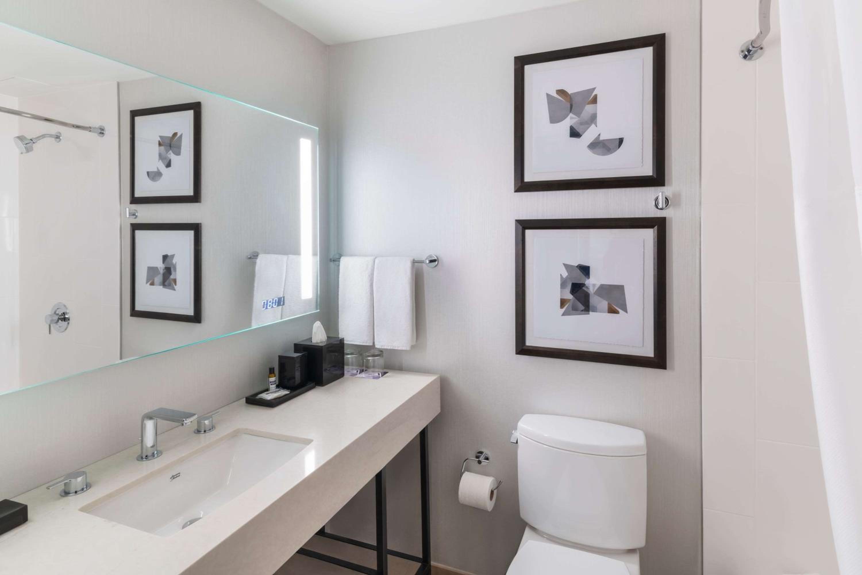 Premier King Room - Photo 5