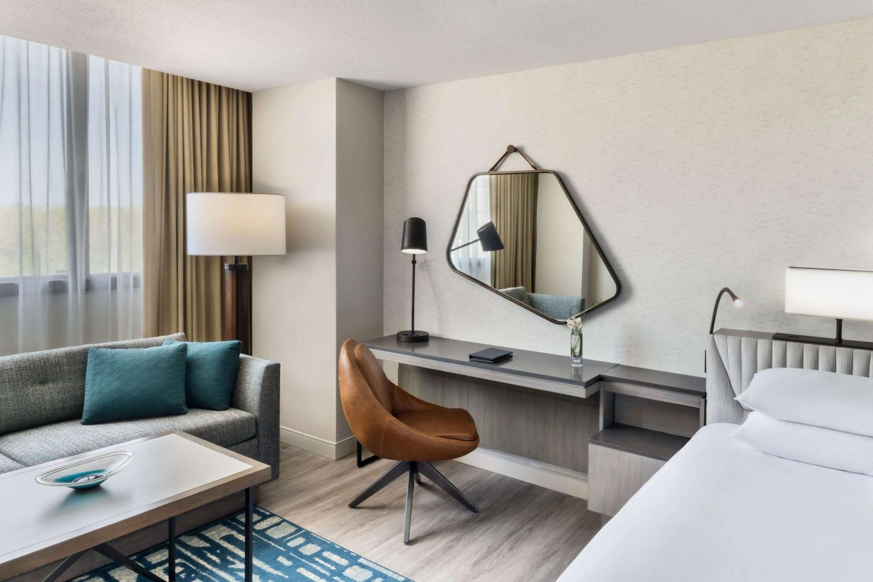 Premier King Room - Photo 2