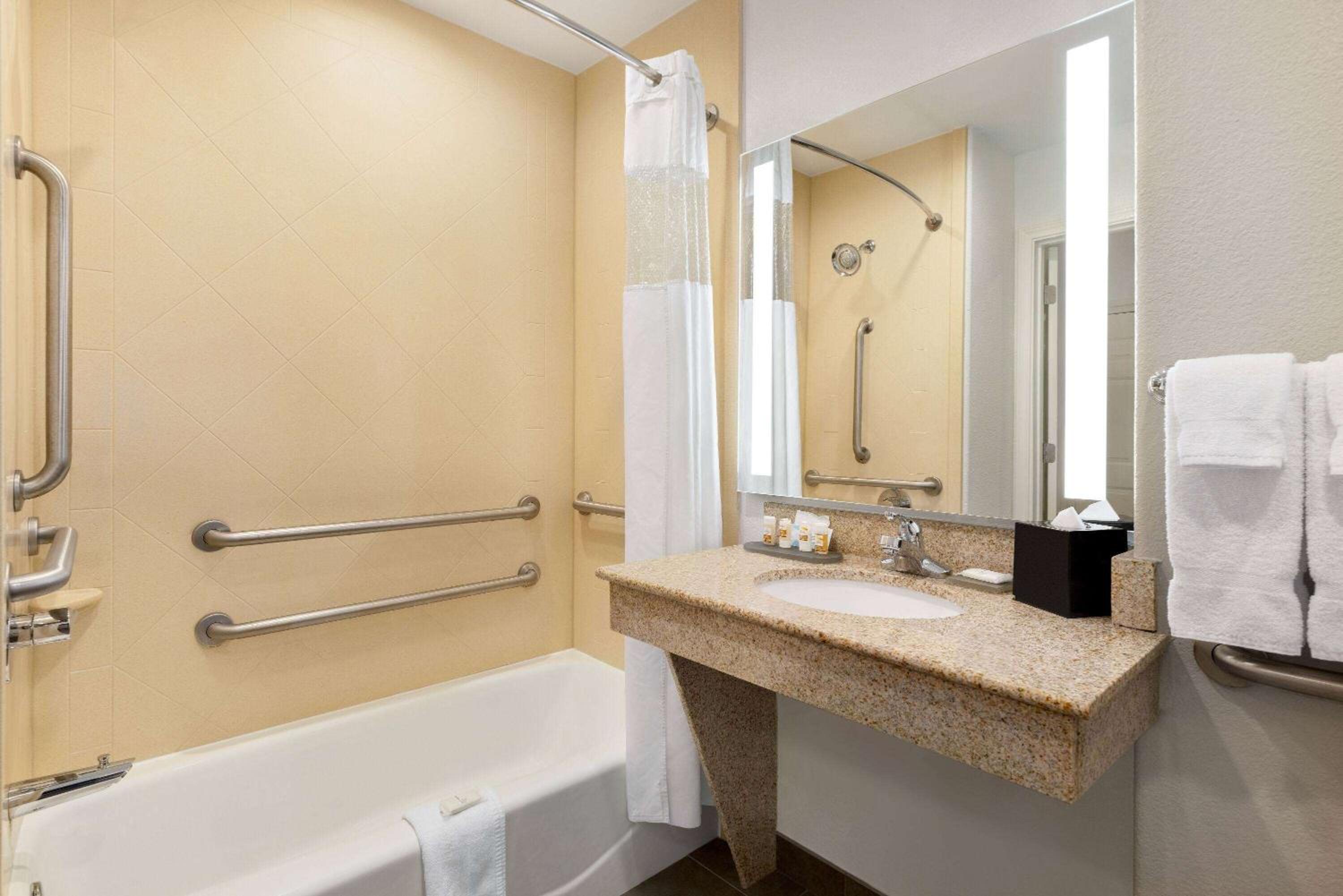 King Room with Bath Tub - Mobility/Hearing Accessible  - Photo 3