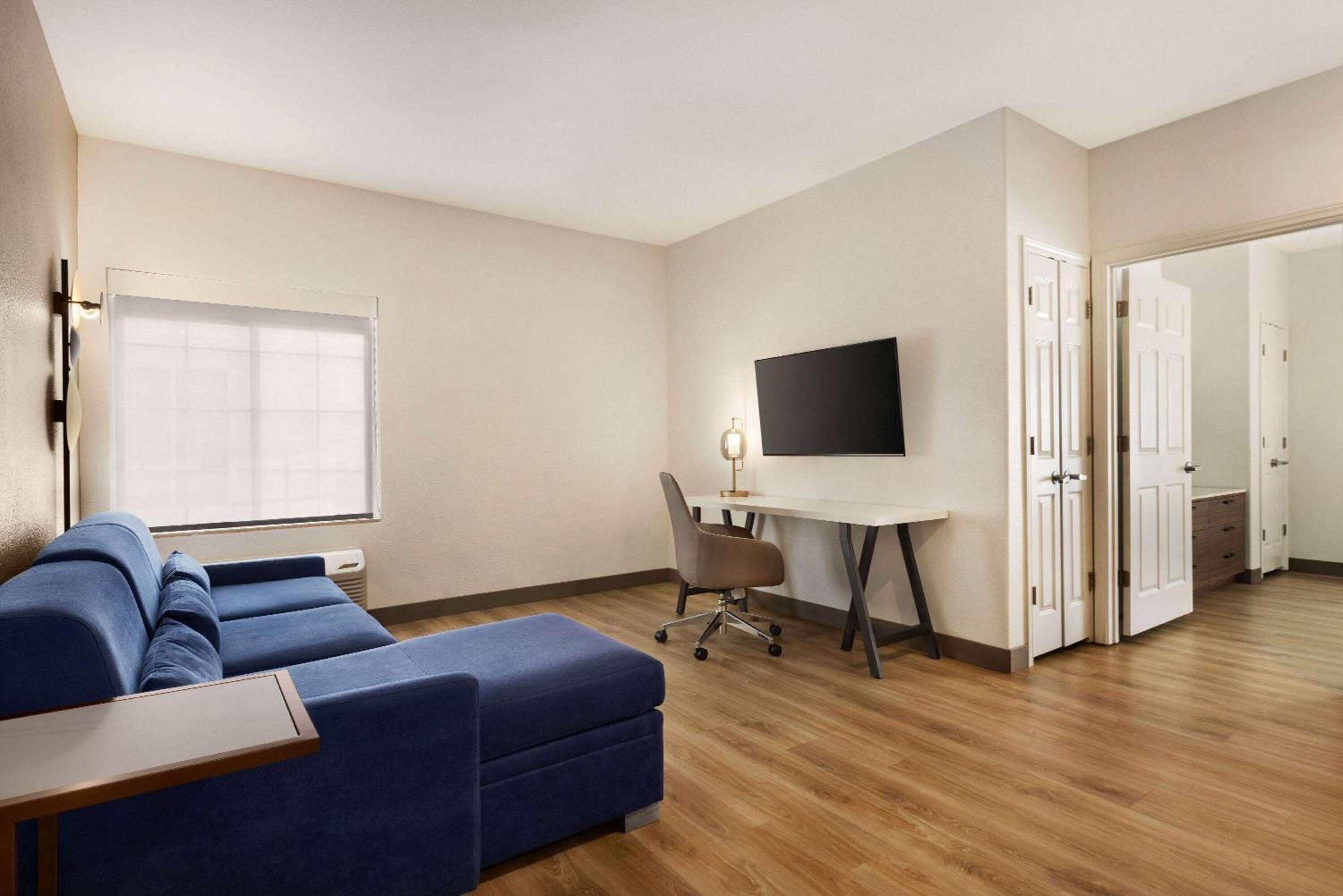 King Suite - Photo 2