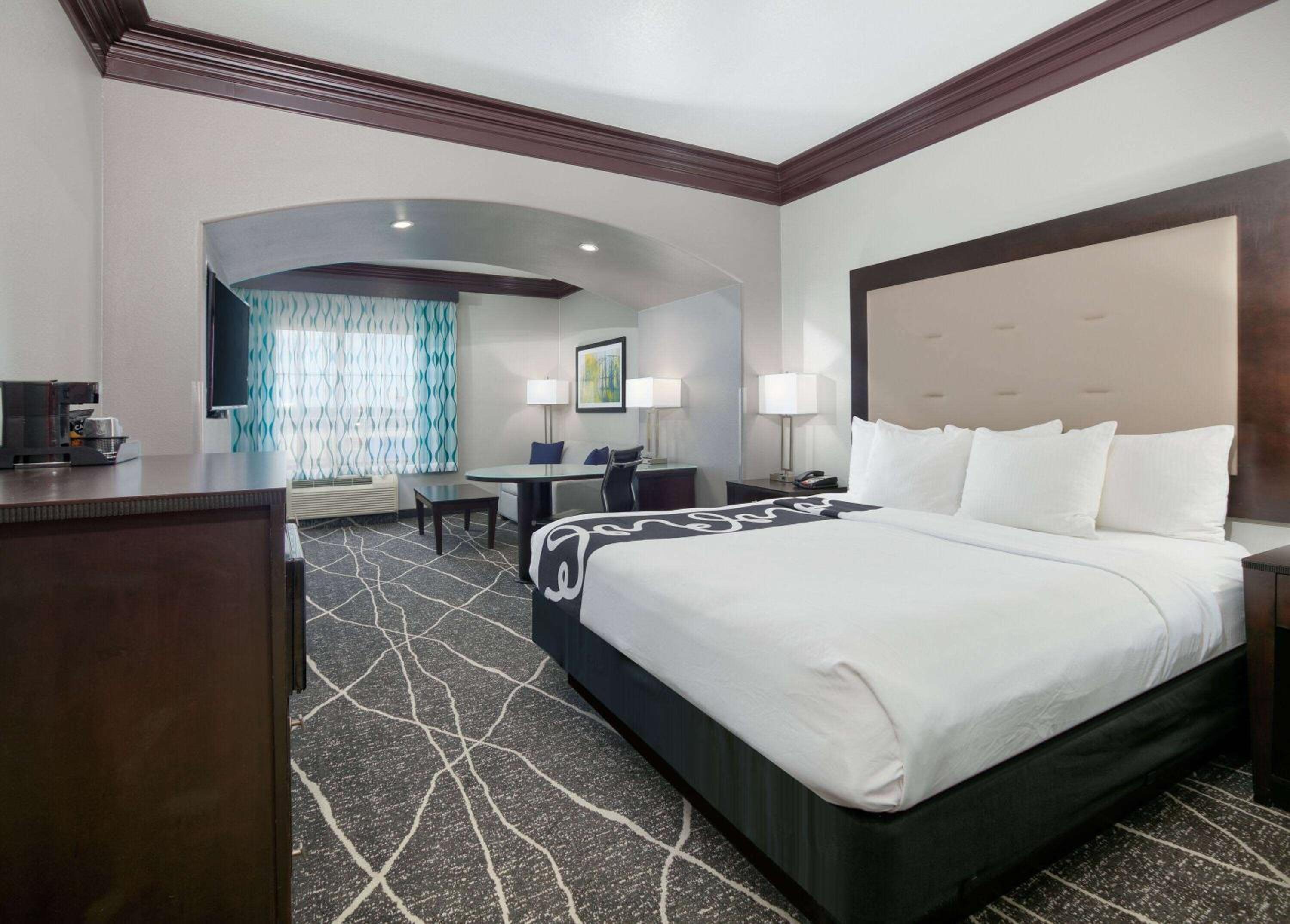 Executive King Room - Photo 2