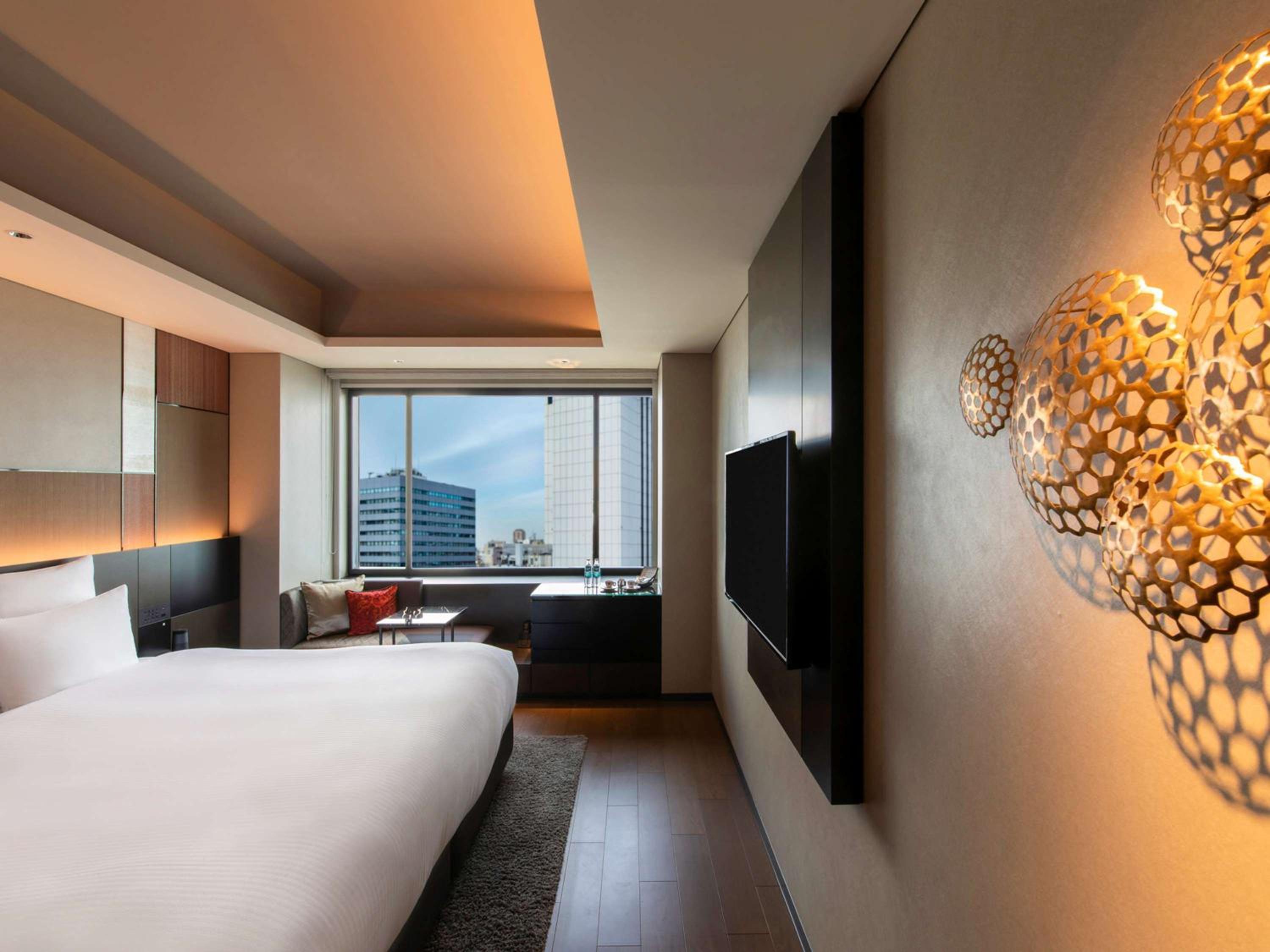 Superior Executive King Room with Lounge Access photo 2