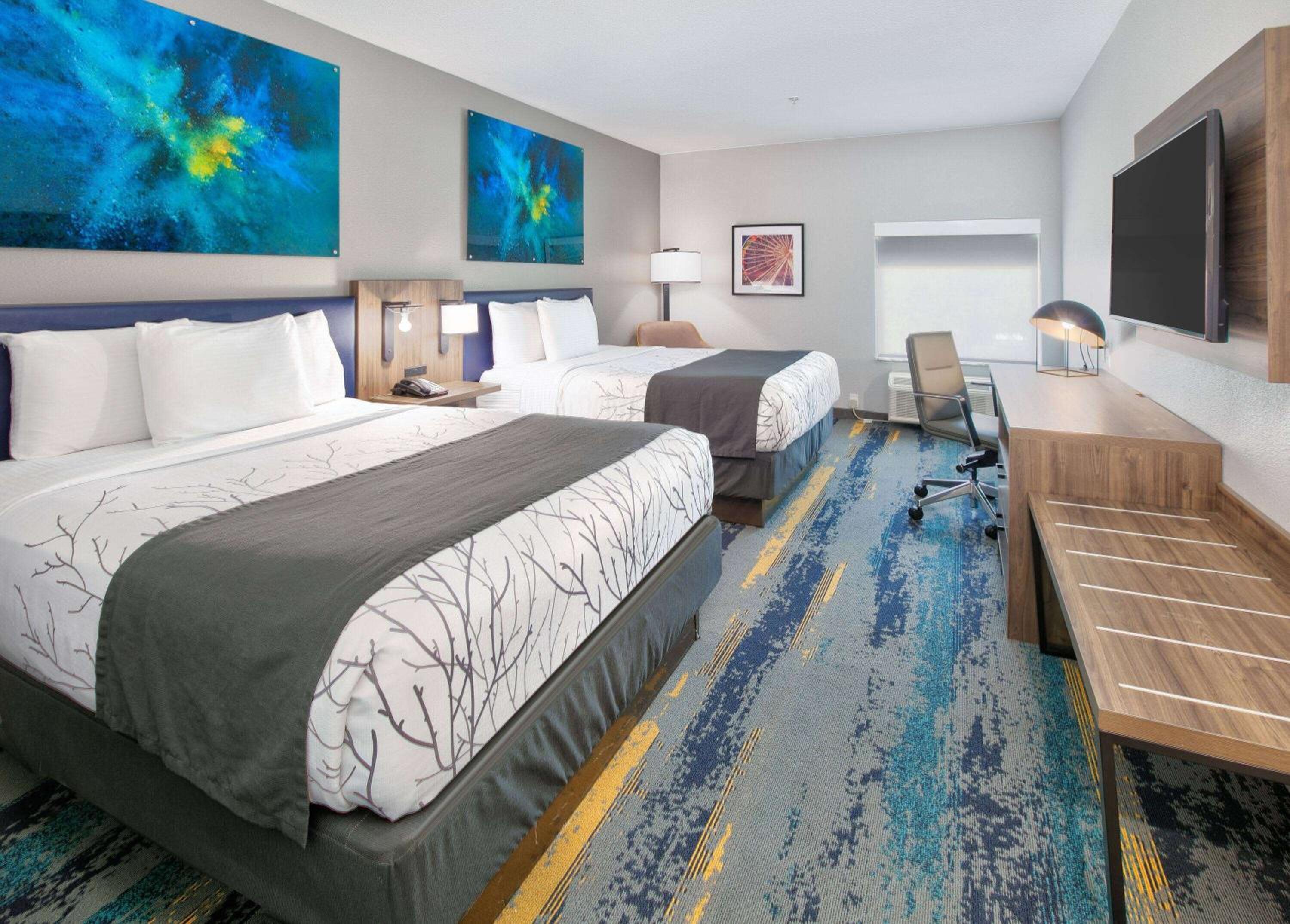 Deluxe Queen Room with Two Queen Beds - Non-Smoking - Photo 1