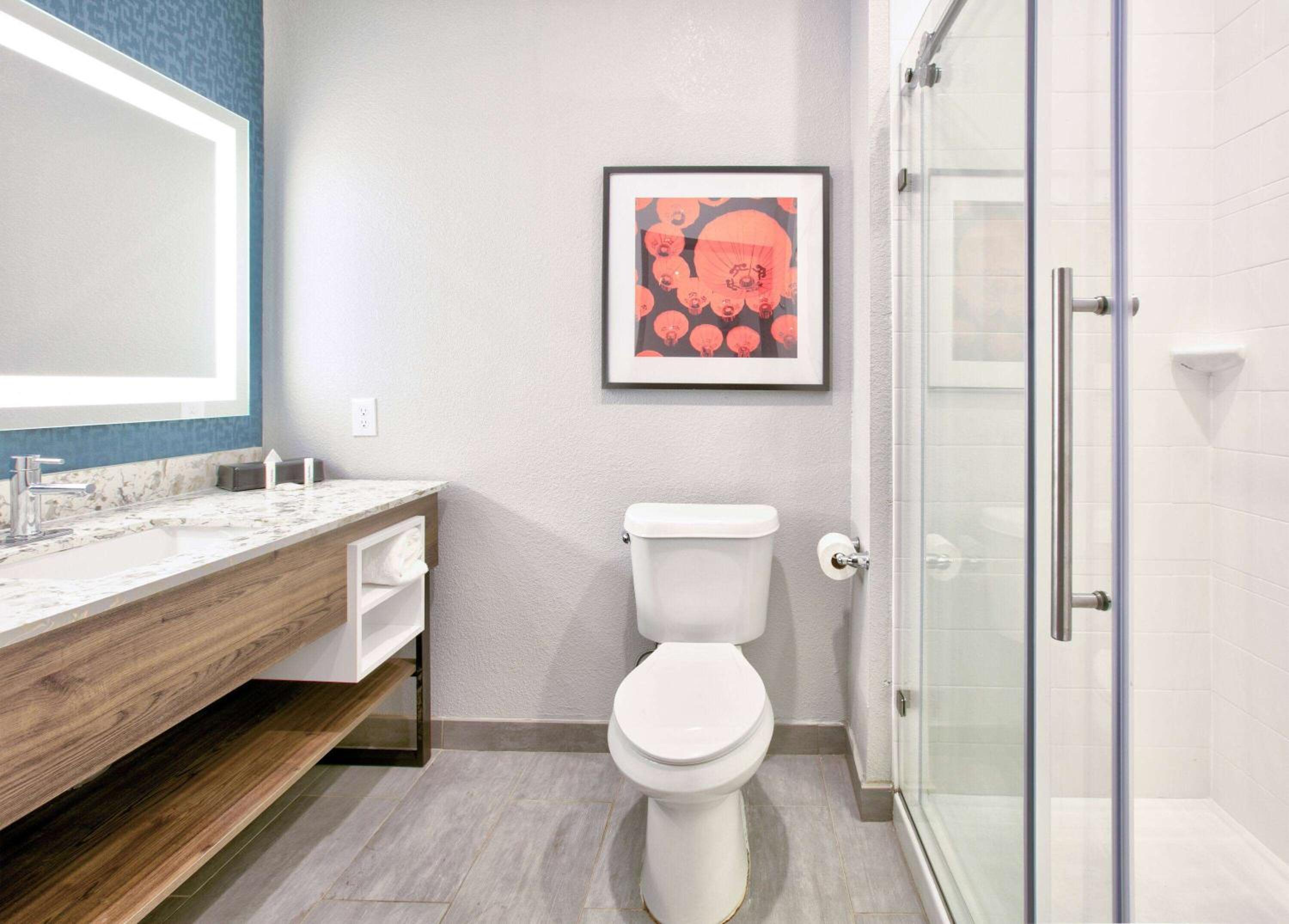 Deluxe King Room - Non-Smoking - Photo 8