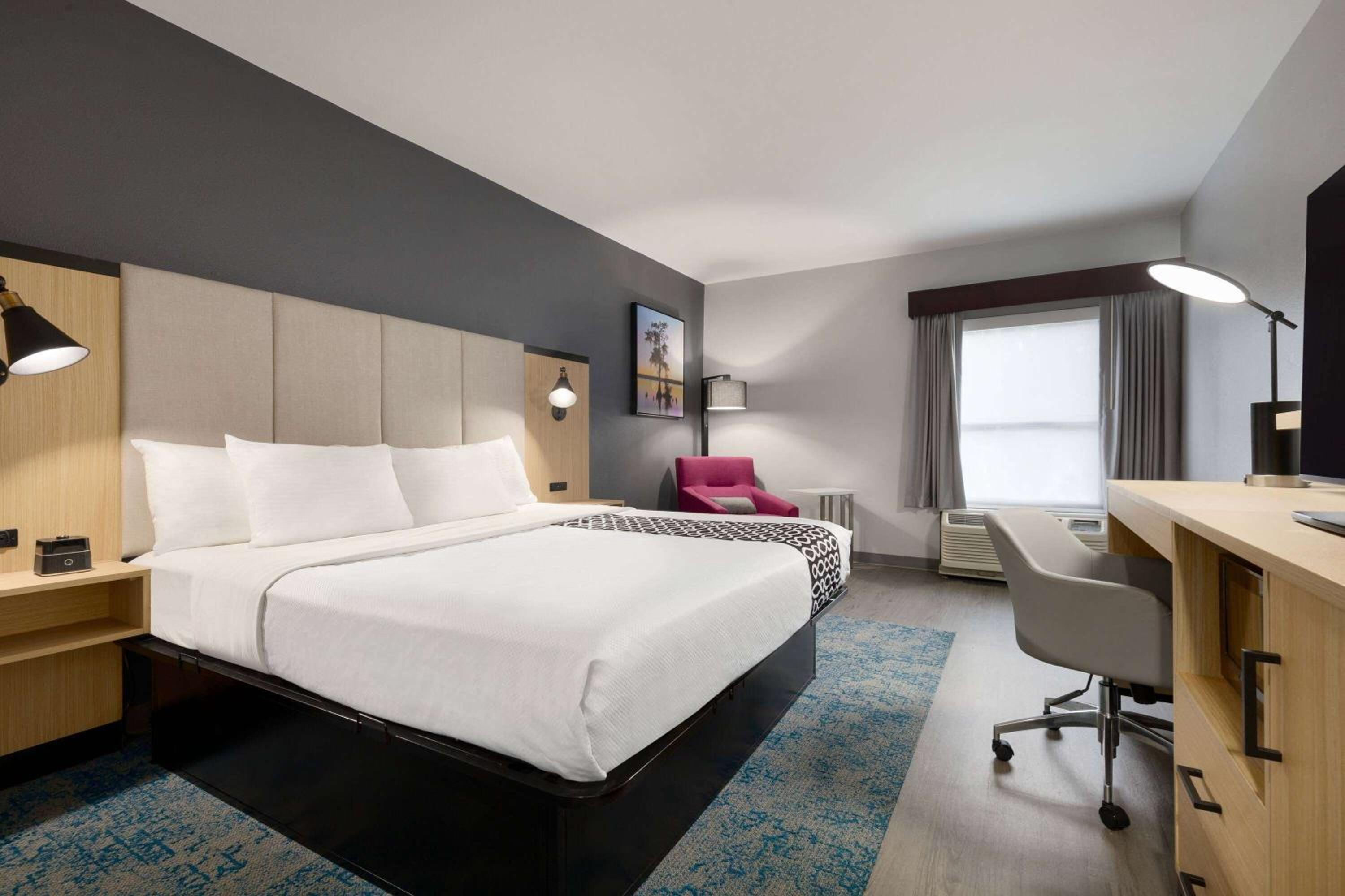 King Room - Hearing Accessible/Non-Smoking photo 1