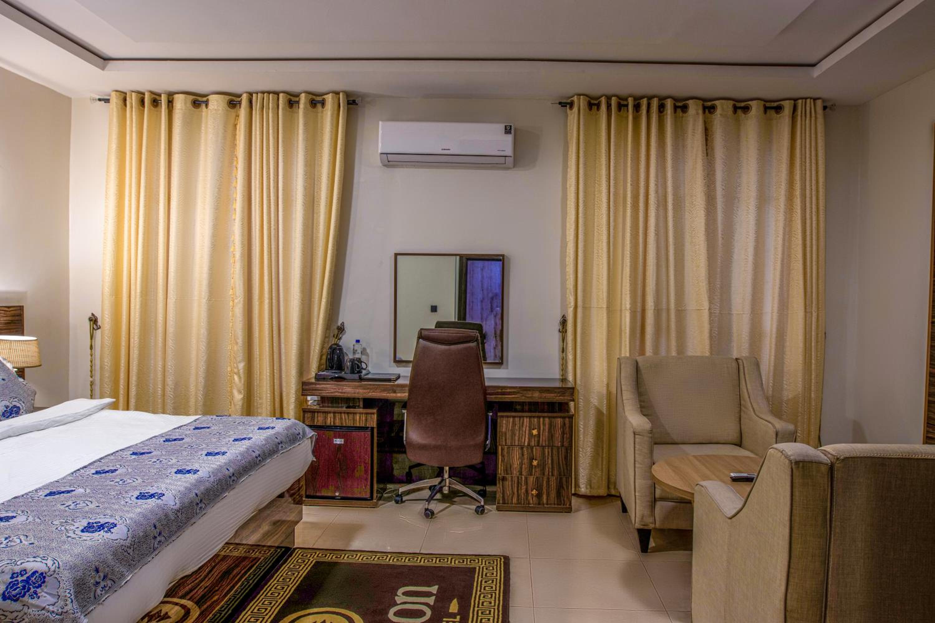 Deluxe Room (2 Adults + 1 Child) photo 3