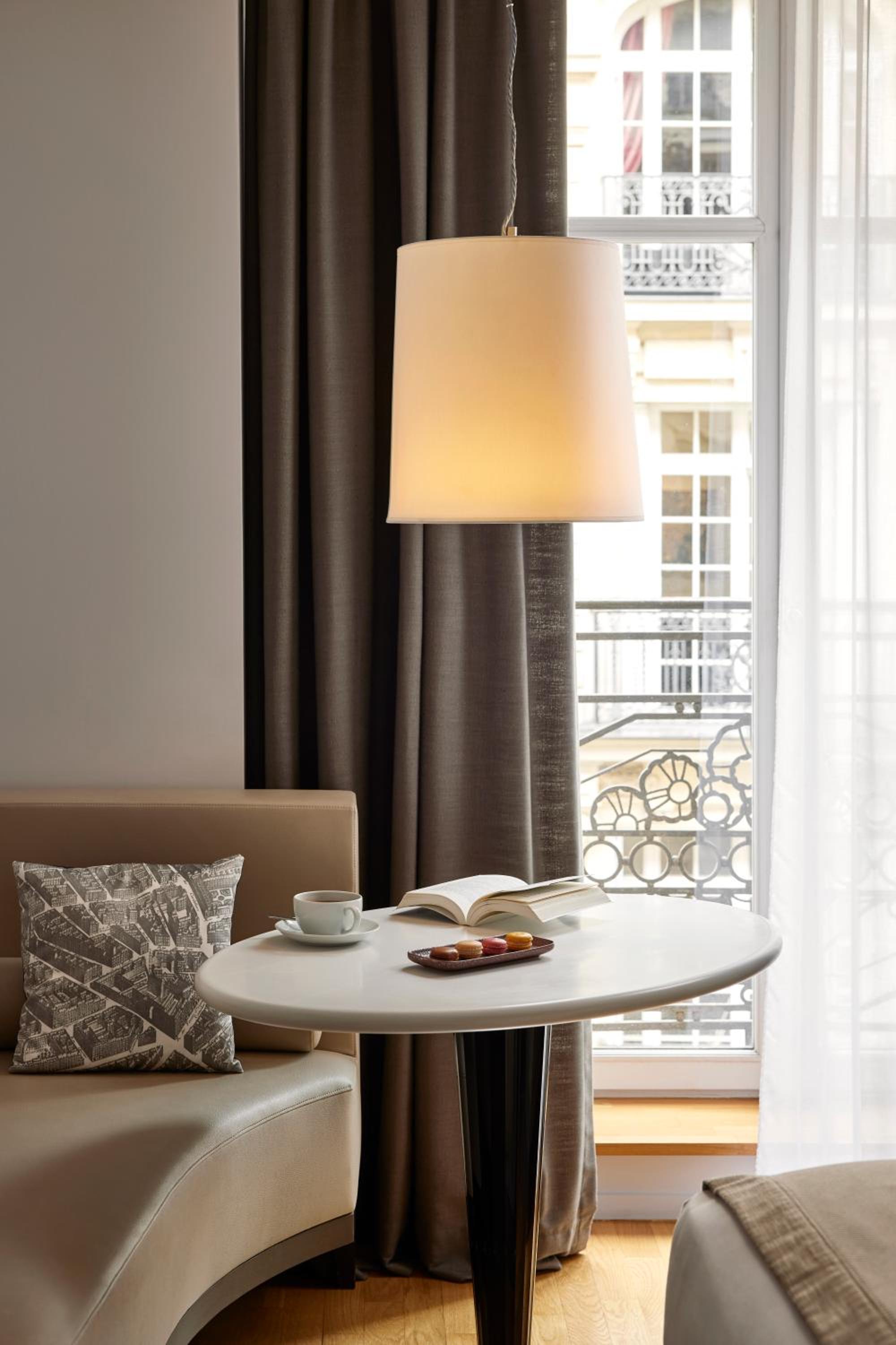 Luxury Two Connecting Family Room photo 3