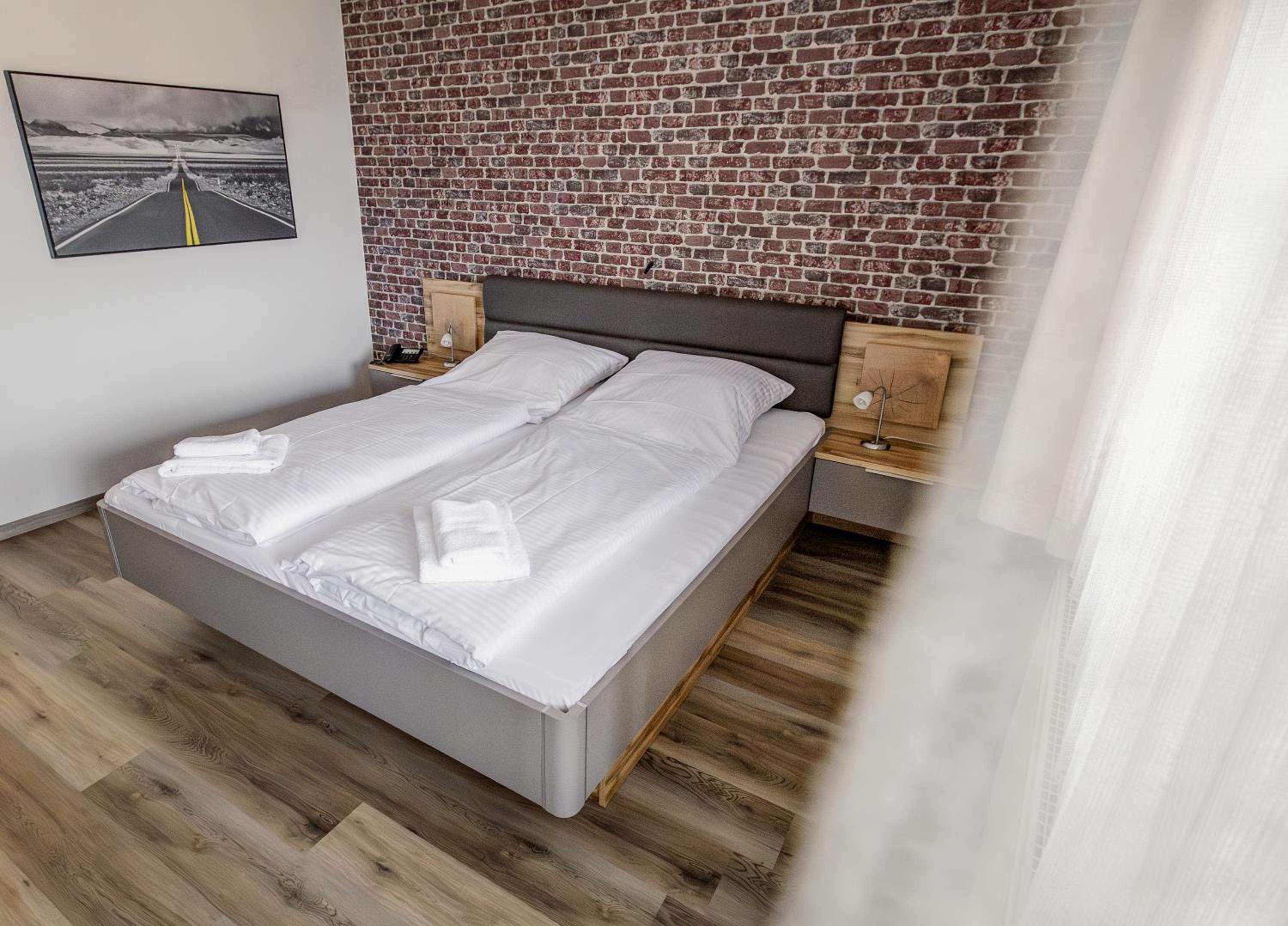 Double Room with Balcony - Photo 1