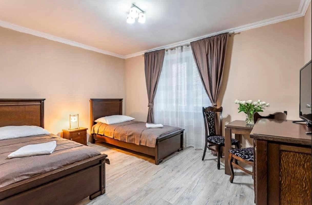 Twin Room With Private Bathroom photo 1