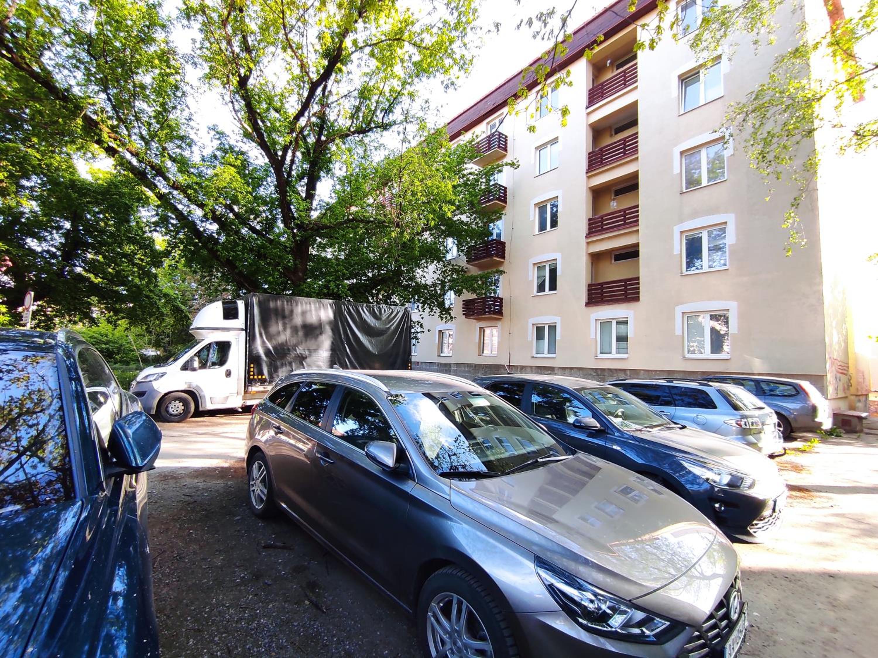 Apartment with Balcony - Photo 13