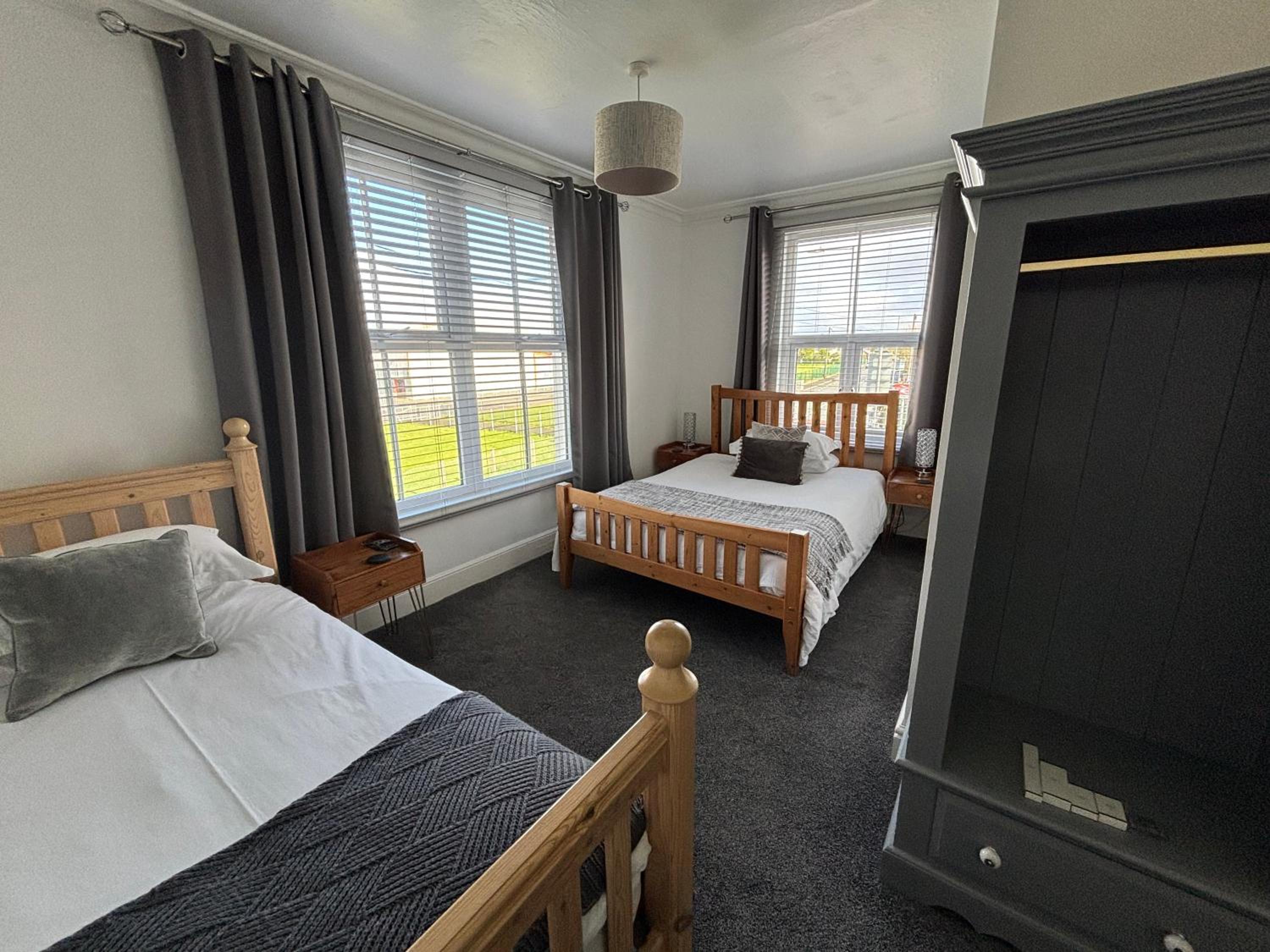 Deluxe Double or Twin Room with Mountain View