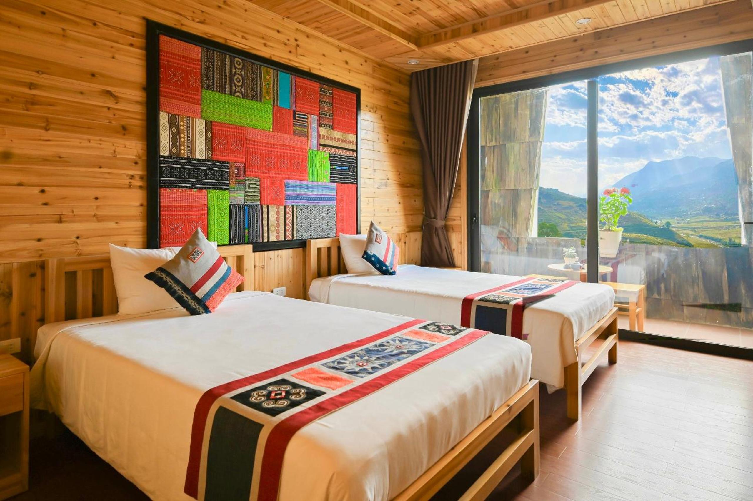 Twin Room with Mountain View