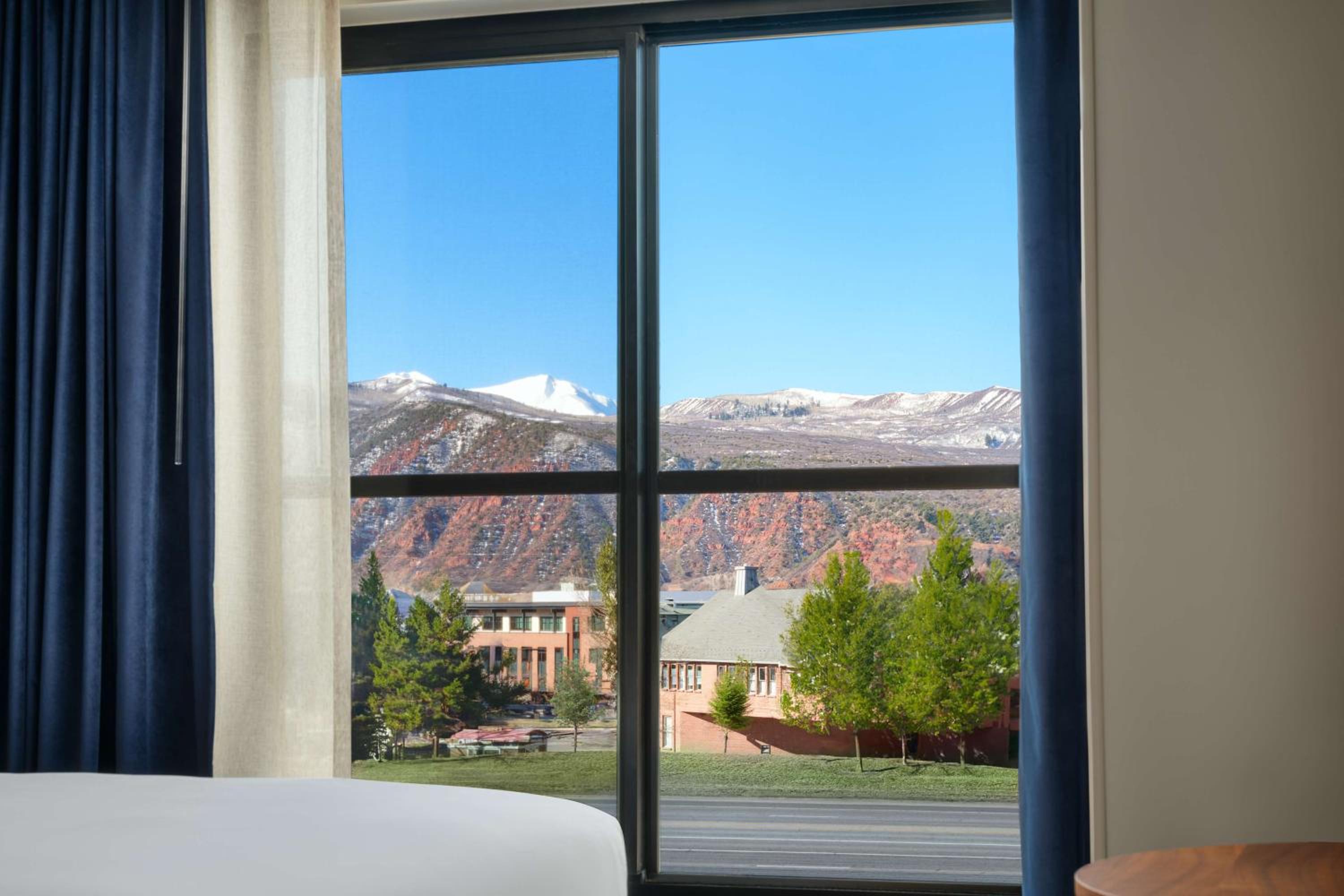 King Room with Mountain View - Photo 3