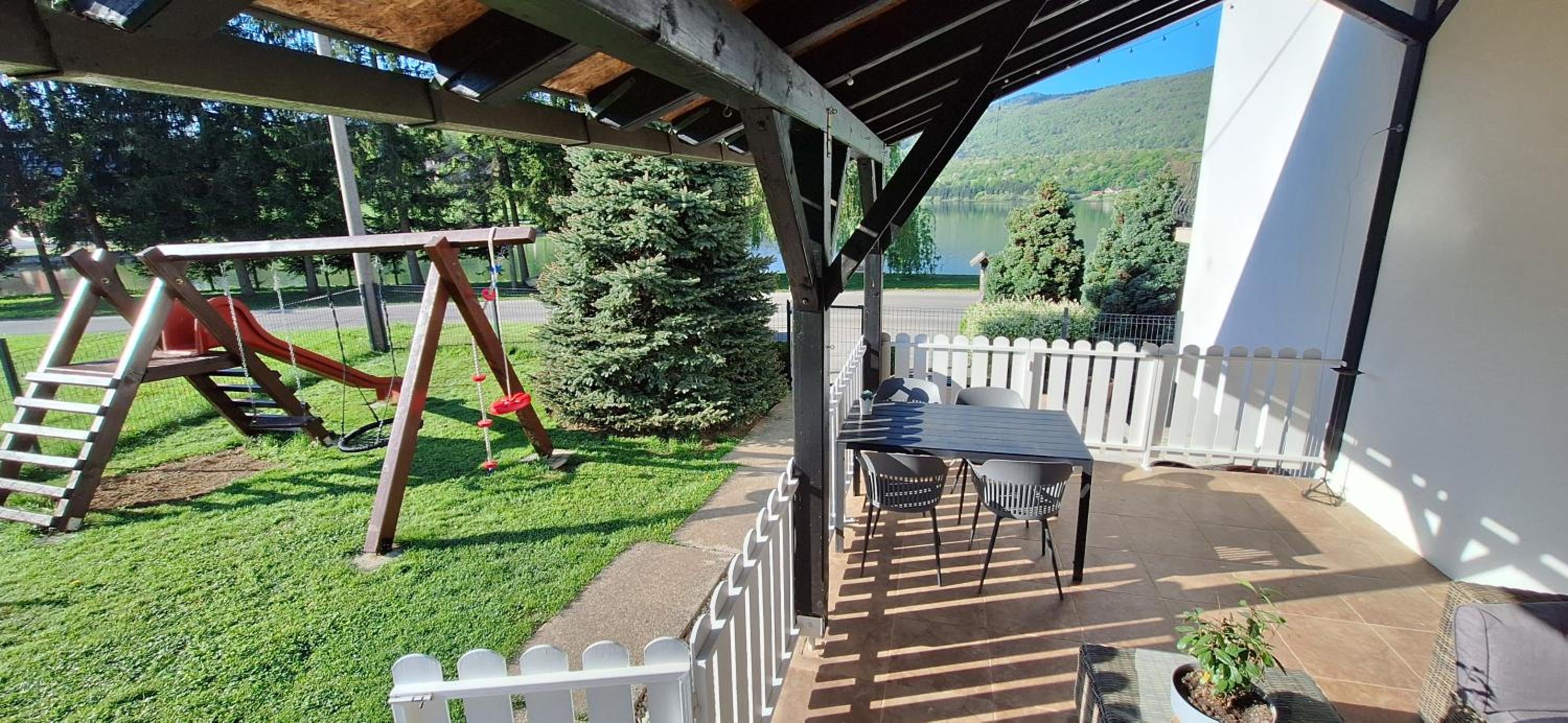 Apartment with Lake View - Photo 40
