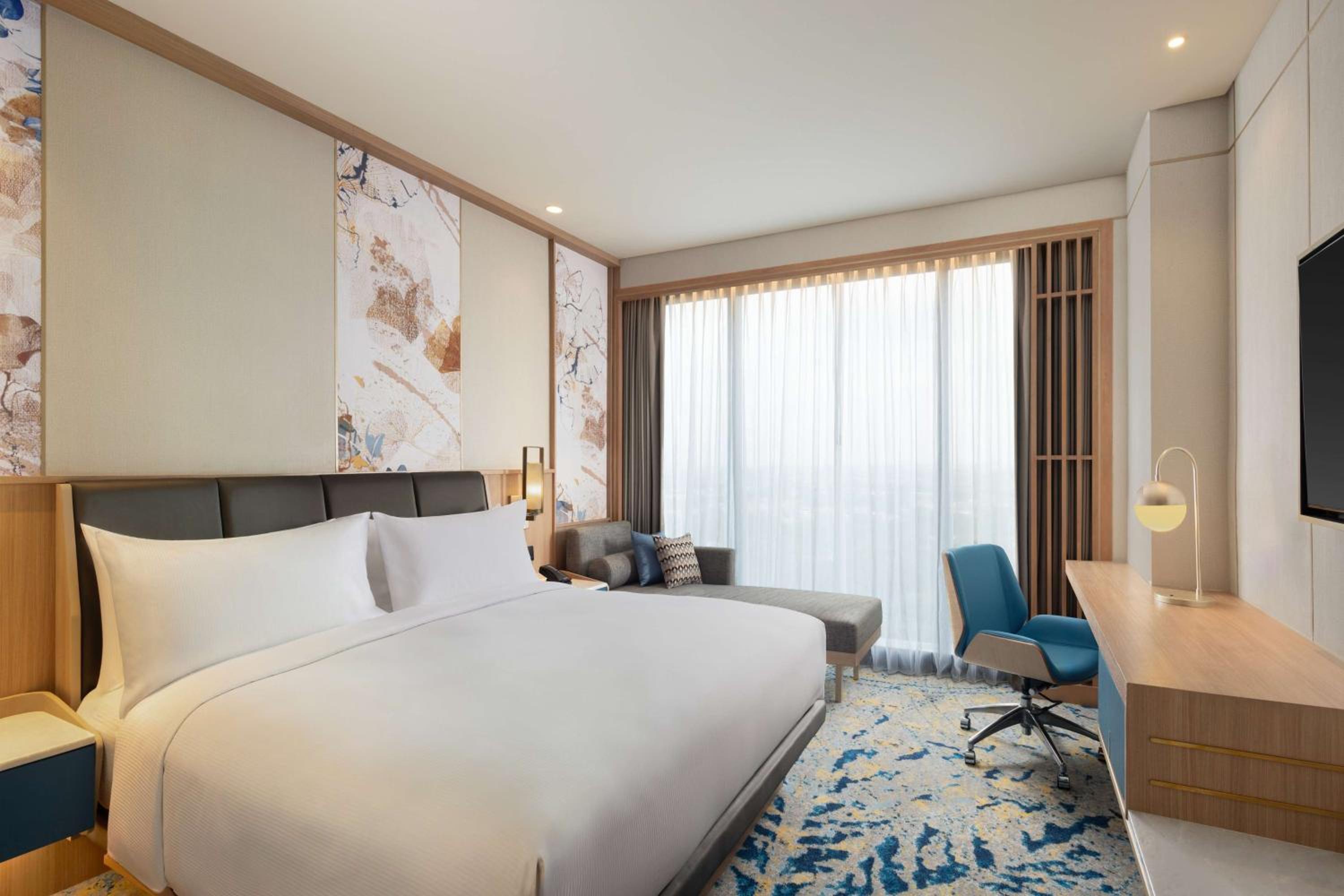 King Guest Room - Photo 4