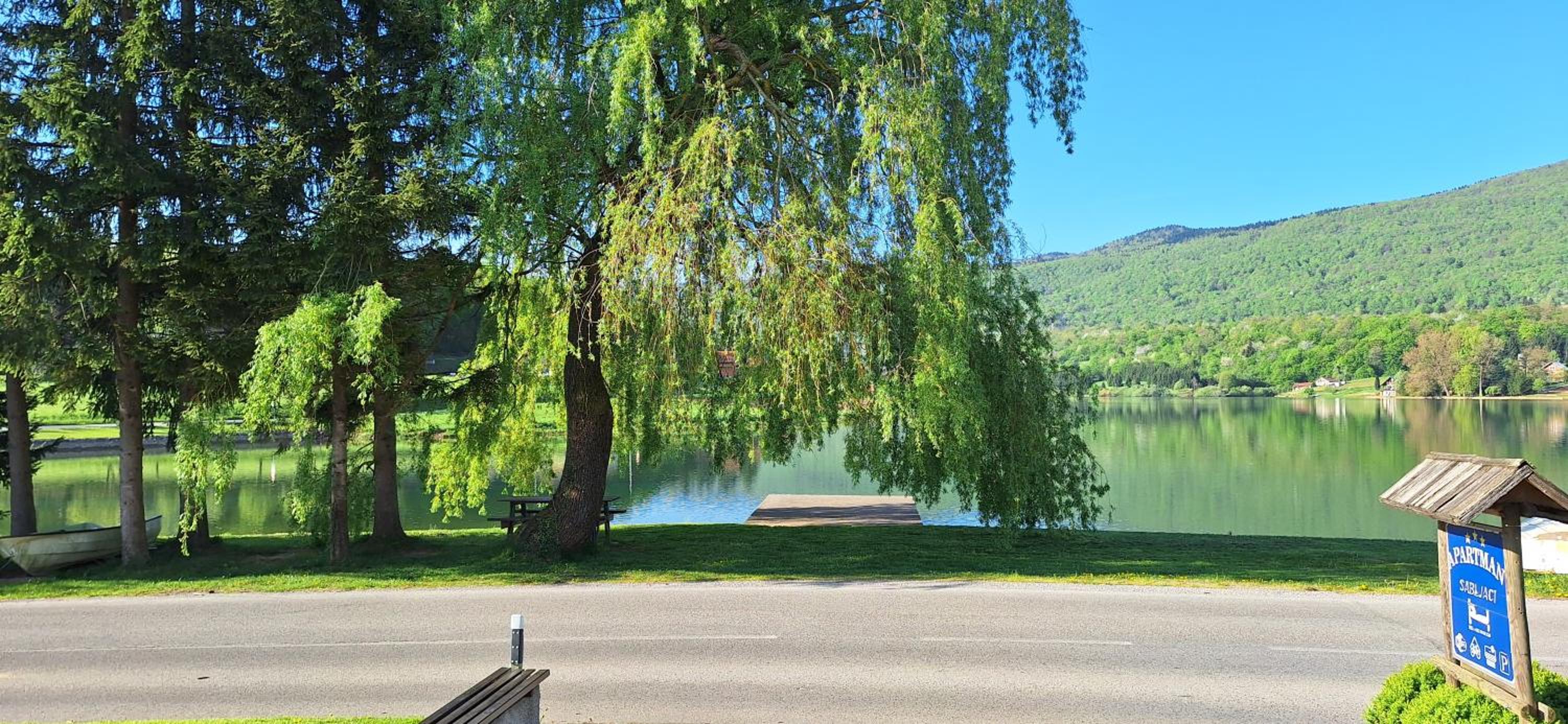 Apartment with Lake View - Photo 37
