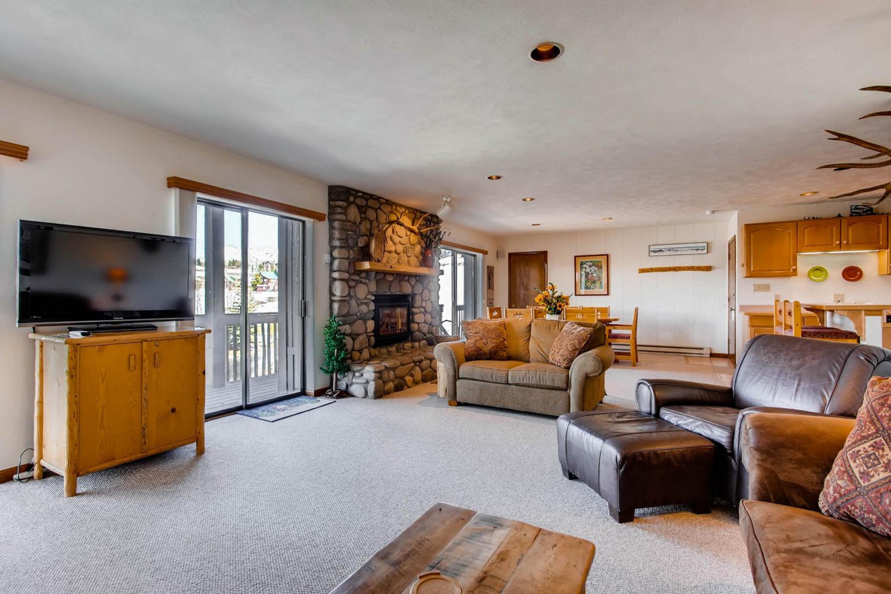 Three-Bedroom Suite photo 1