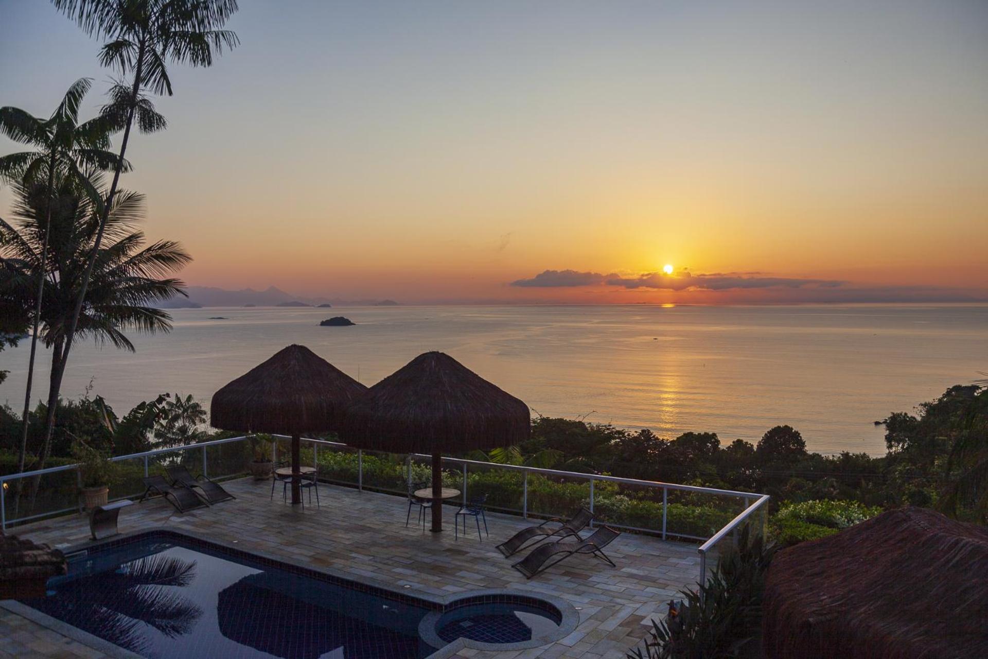 Deluxe Triple Room with Sea View - Photo 9