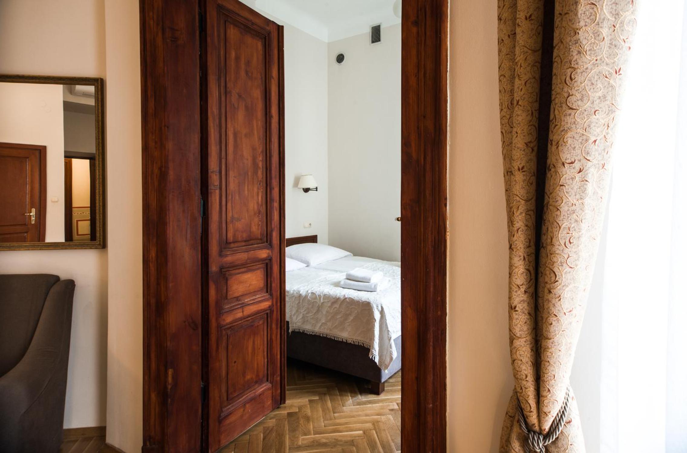 Quadruple Room - Photo 7