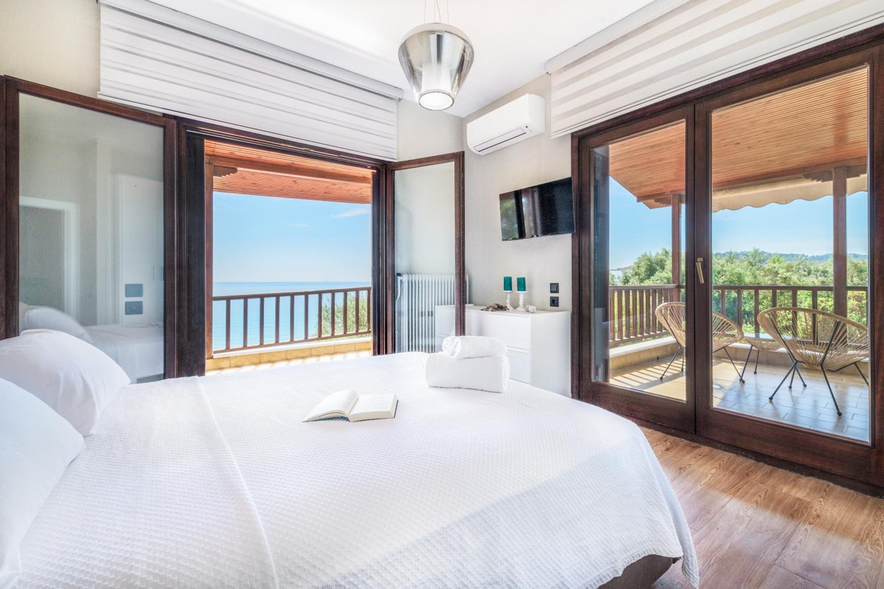 Villa - Beach Front photo 1