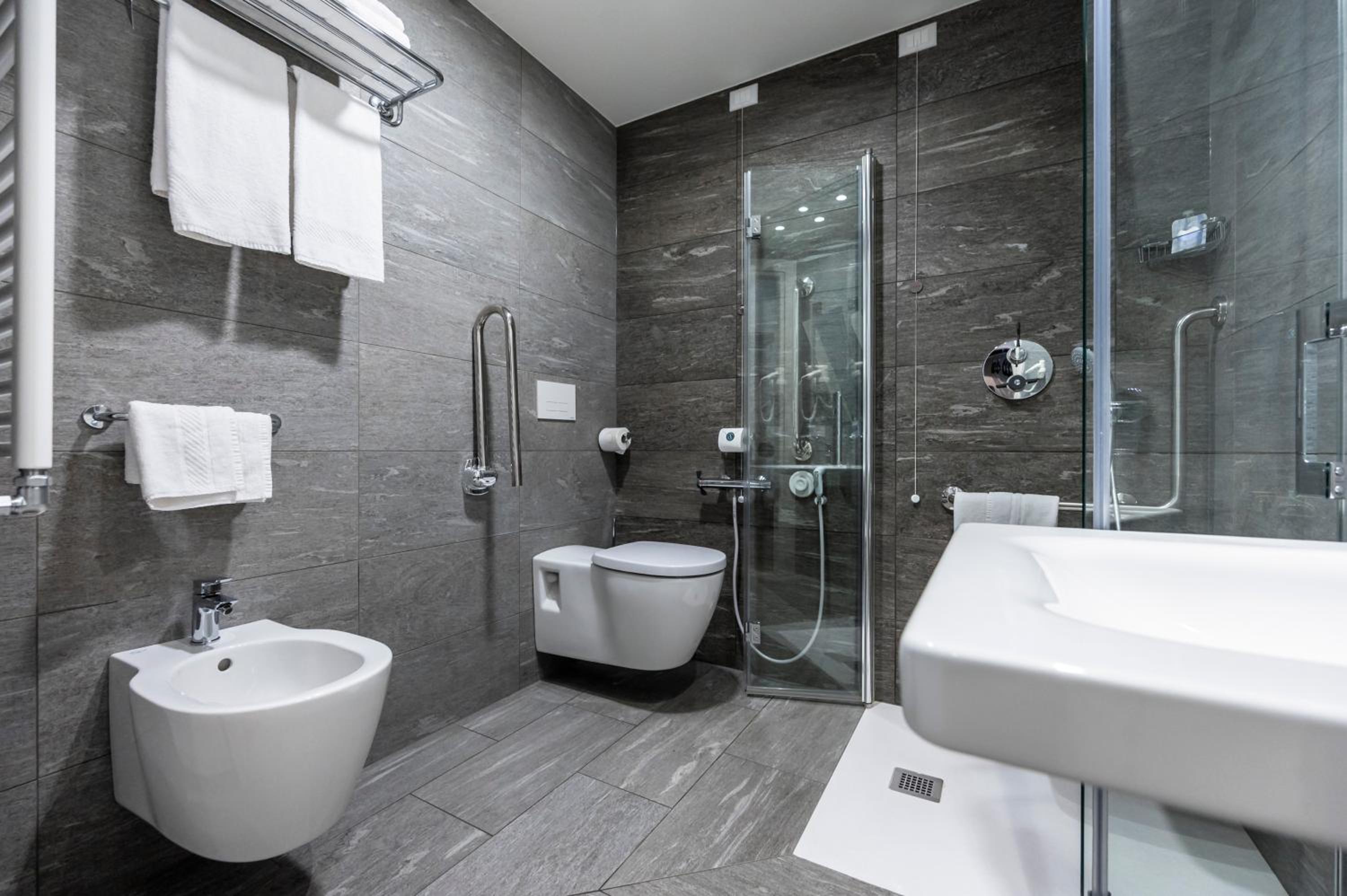 Double or Twin Room - Disability Access photo 2
